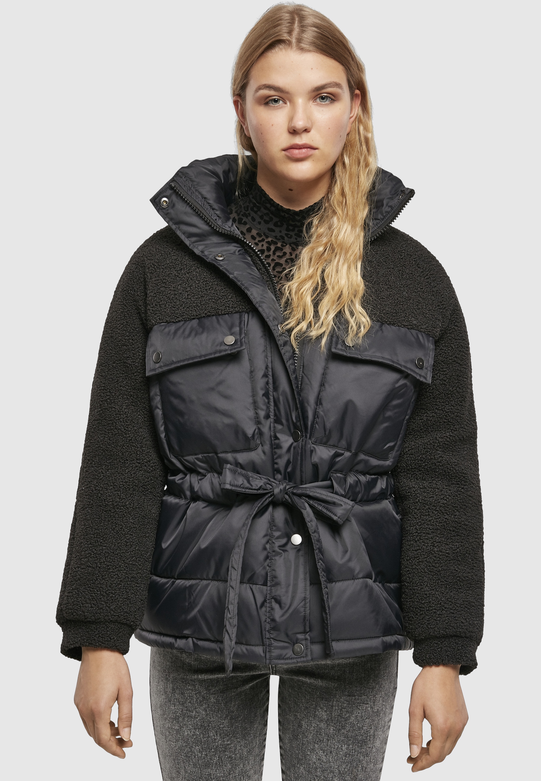 URBAN CLASSICS Winterjacke »Urban Classics Damen Ladies Sherpa Mix Puffer Jacket« 1 Stk. tlg. ohne Kapuze