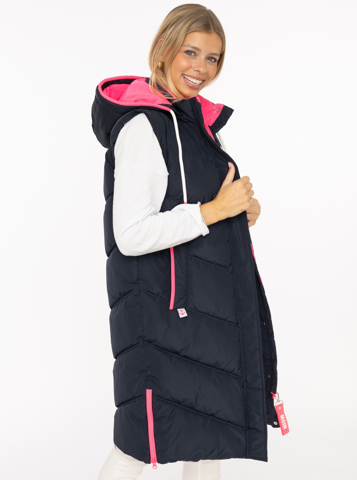 Zwillingsherz Steppweste »"Heimatgefühl"« Kapuze, Details, Zipper und Taschen