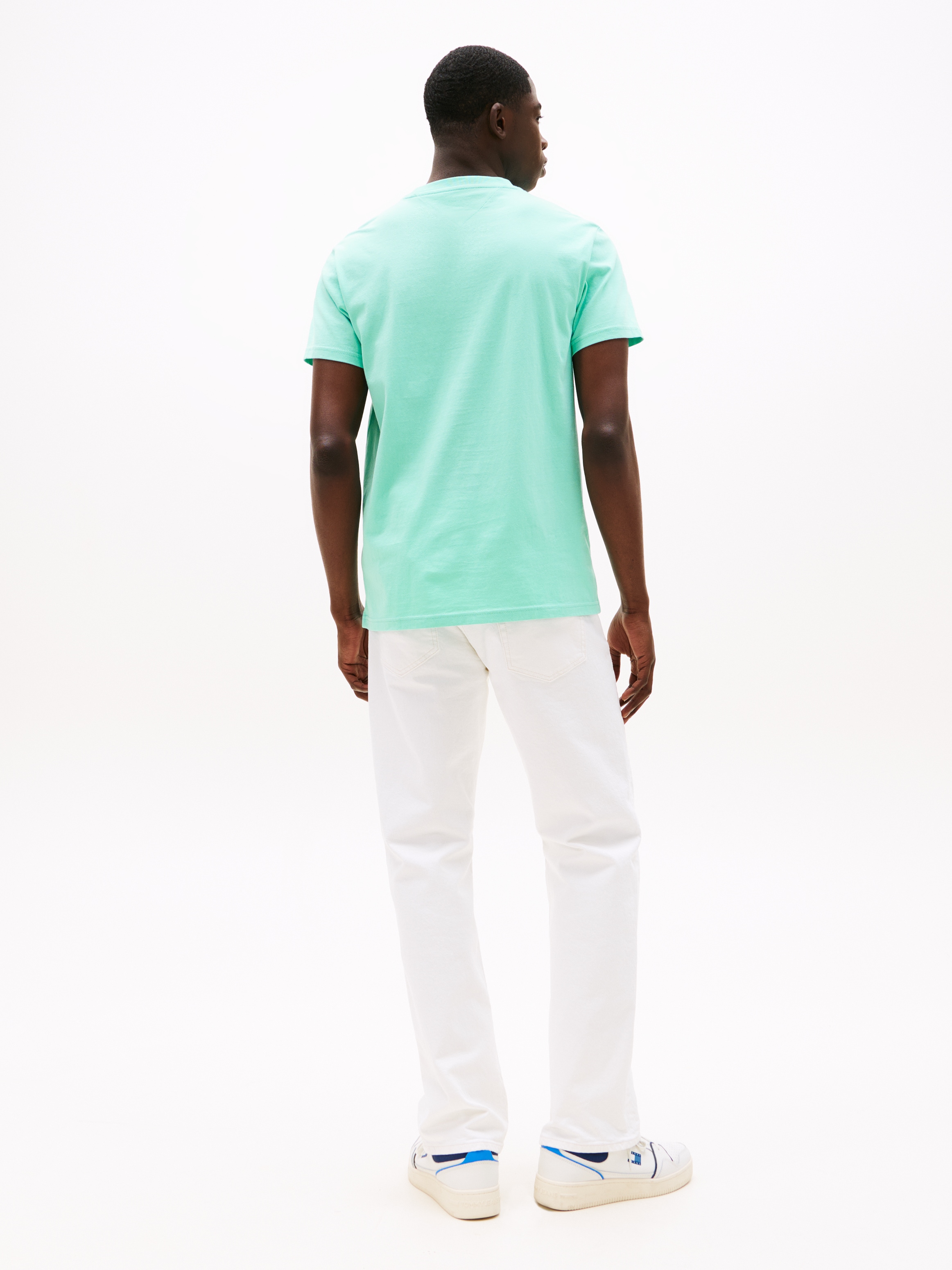 Tommy Jeans T-Shirt »TJM SLIM LINEAR CHEST TEE EXT«, Mit Rundhalsausschnitt