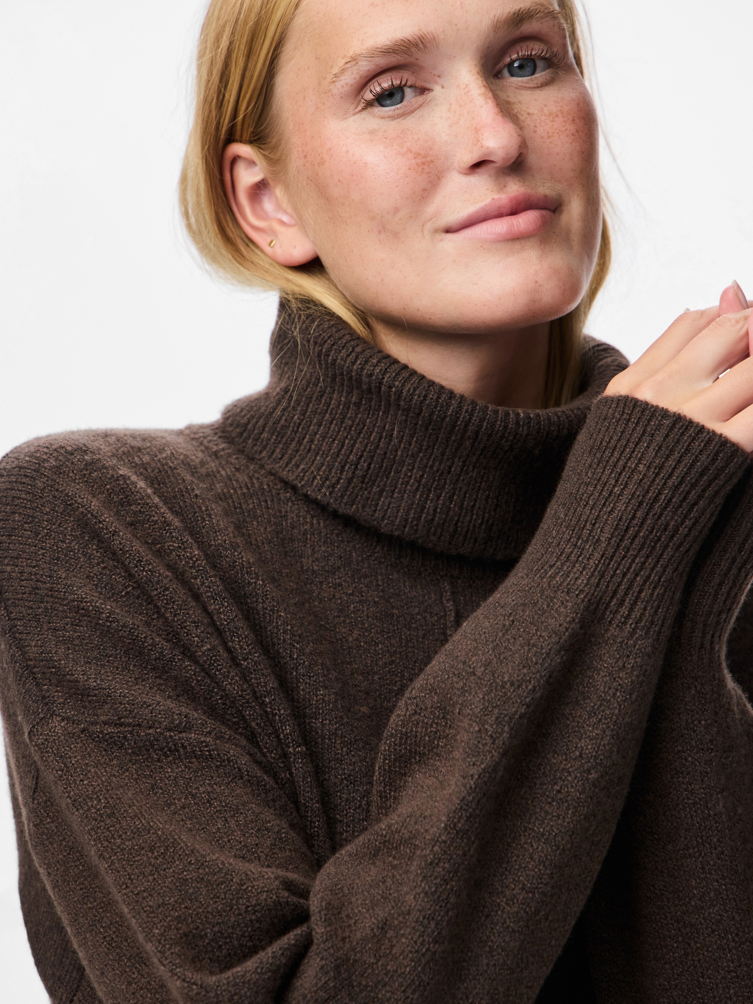 Thumbnail - pieces "PCMALOU LS ROLLNECK KNIT NOOS BC"