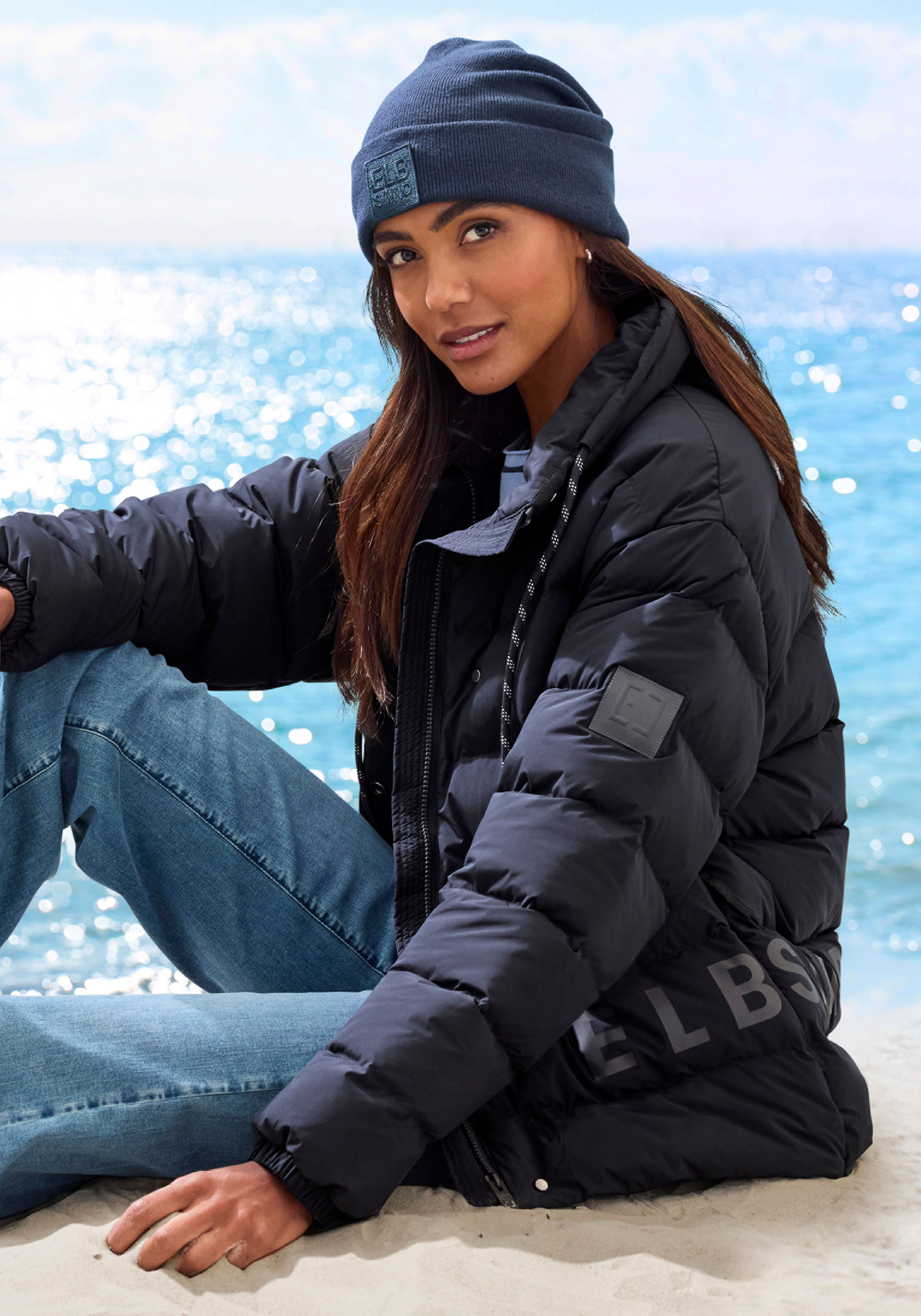 Thumbnail - Elbsand Steppjacke mit großem seitlichen Logo-Print