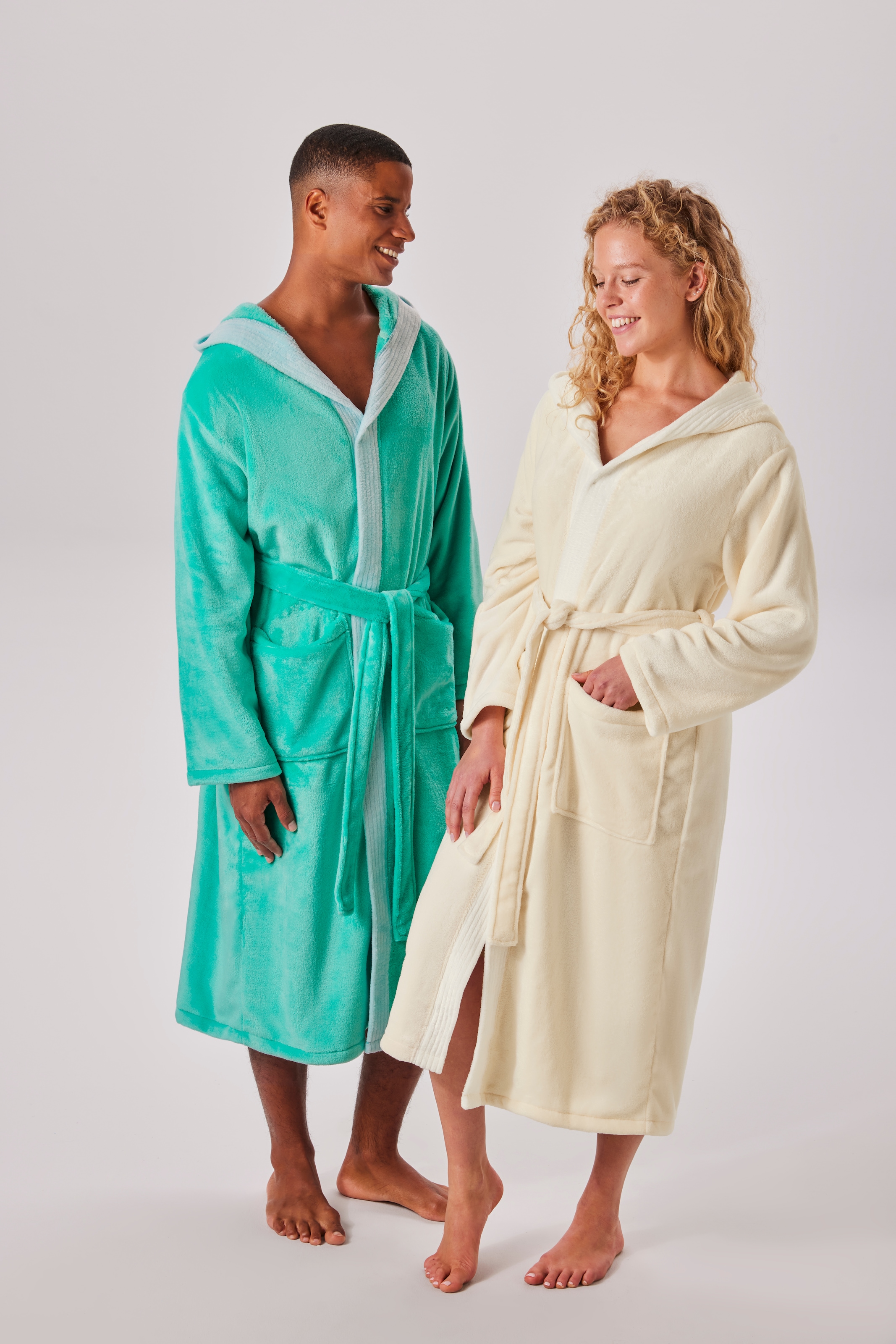 OTTO home Unisex-Bademantel »Miia, ideal für Sauna, Spa & im Urlaub« 1 Stk. weich und kuschelig, plüsch, für Damen und Herren, S-XL