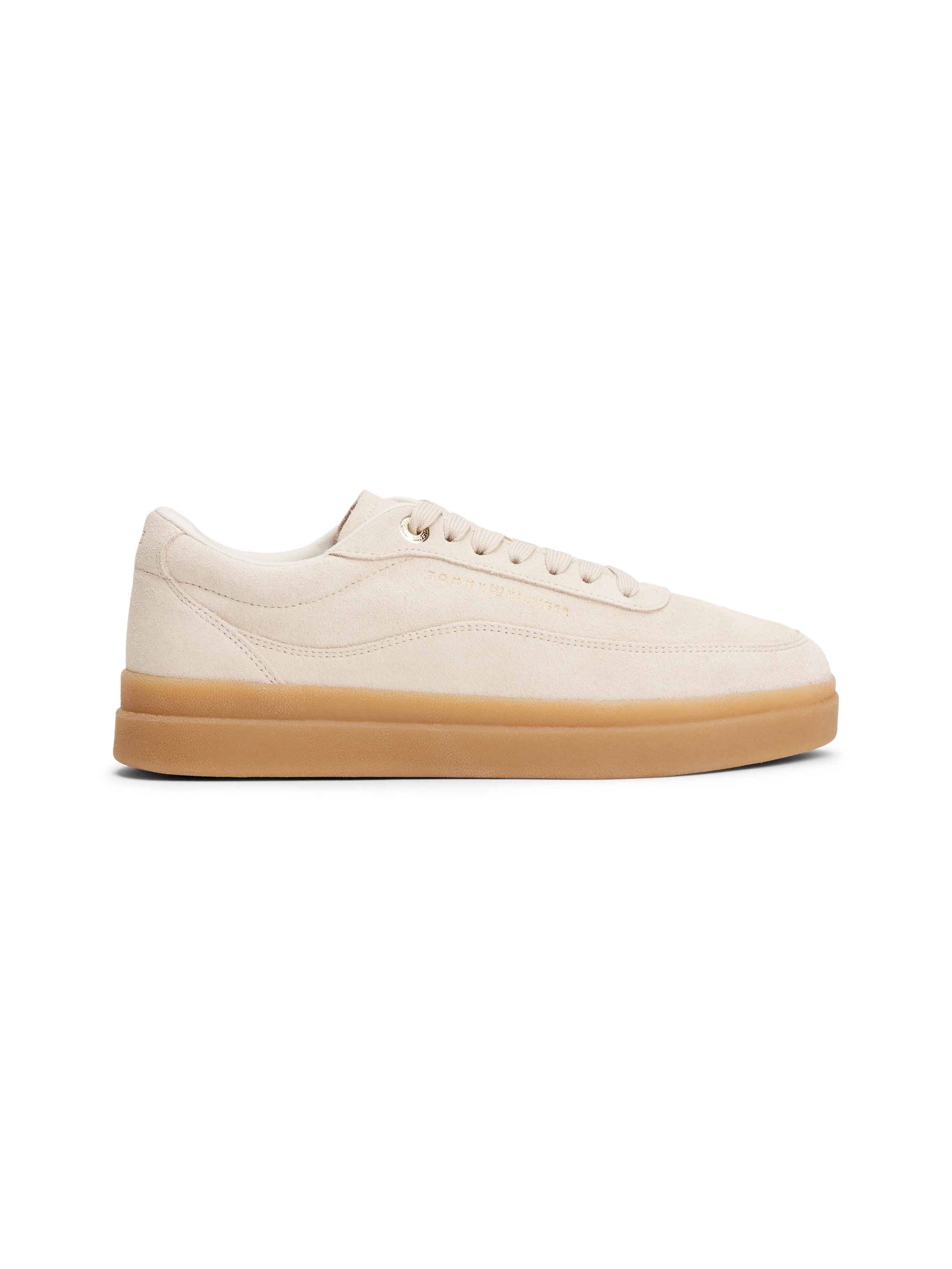 Tommy Hilfiger Plateausneaker »MODERN COURT SNEAKER SUEDE«, Freizeitschuh, Halbschuh, Schnürer mit weich gepolstertem Schaftrand