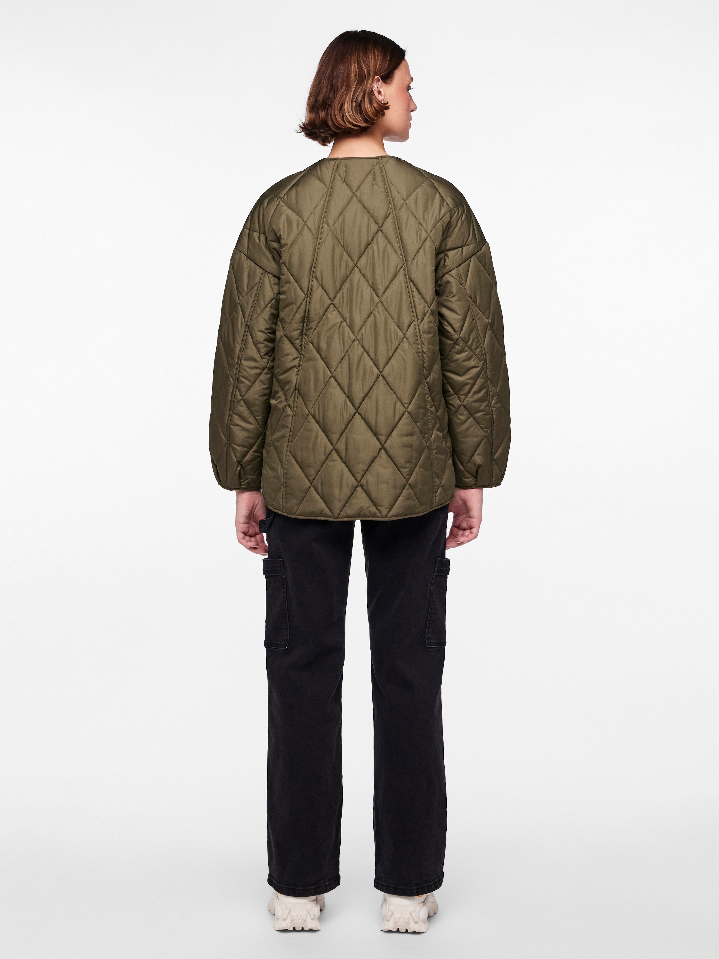 pieces Steppjacke »PCSTELLA QUILTED JACKET NOOS BC« mit gestepptem Rautenmuster