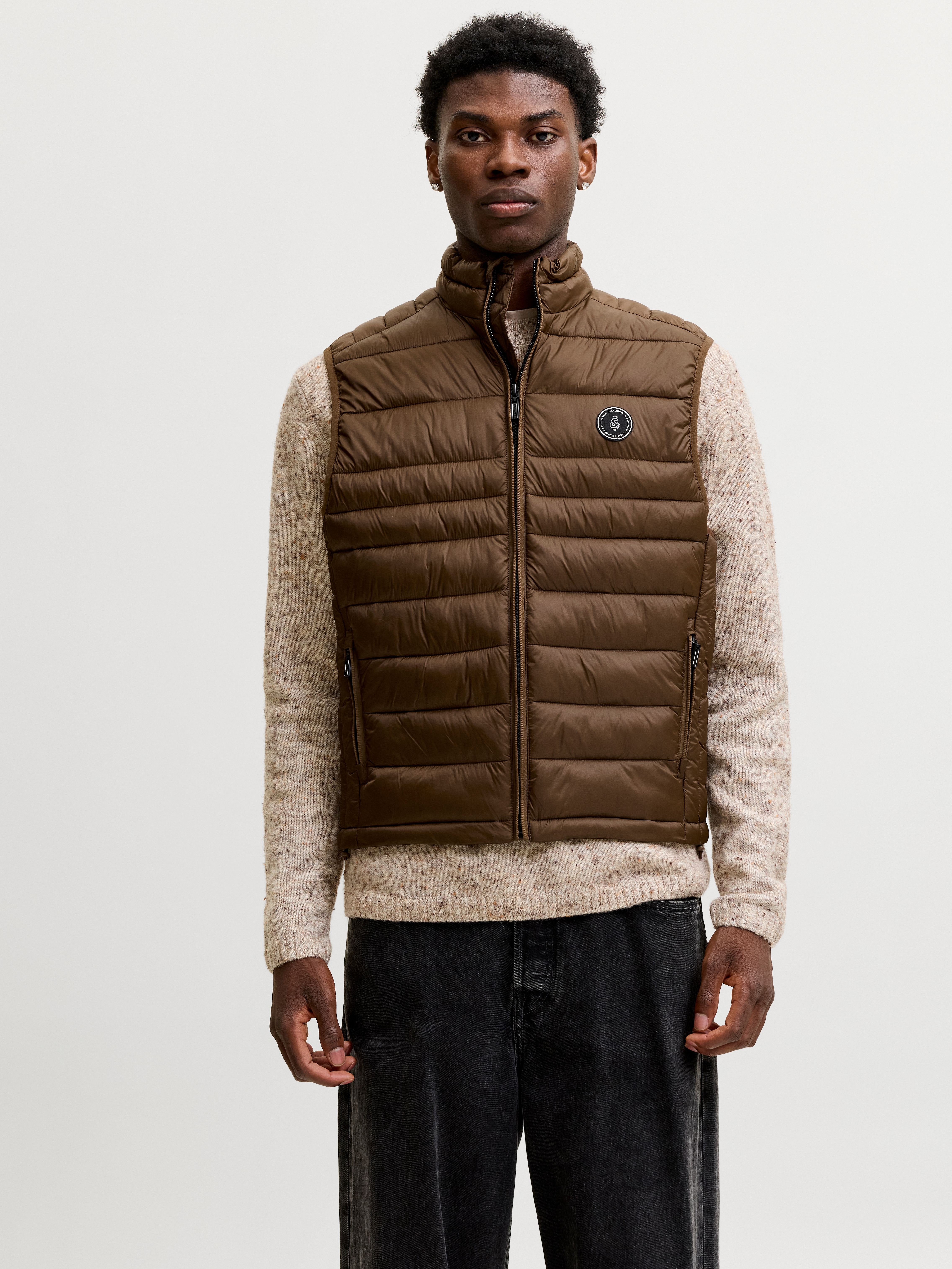 Jack & Jones Steppweste "JJEKINGSLEY LIGHT BODYWARMER COLLAR NOOS" Kunstfaser, regular fit