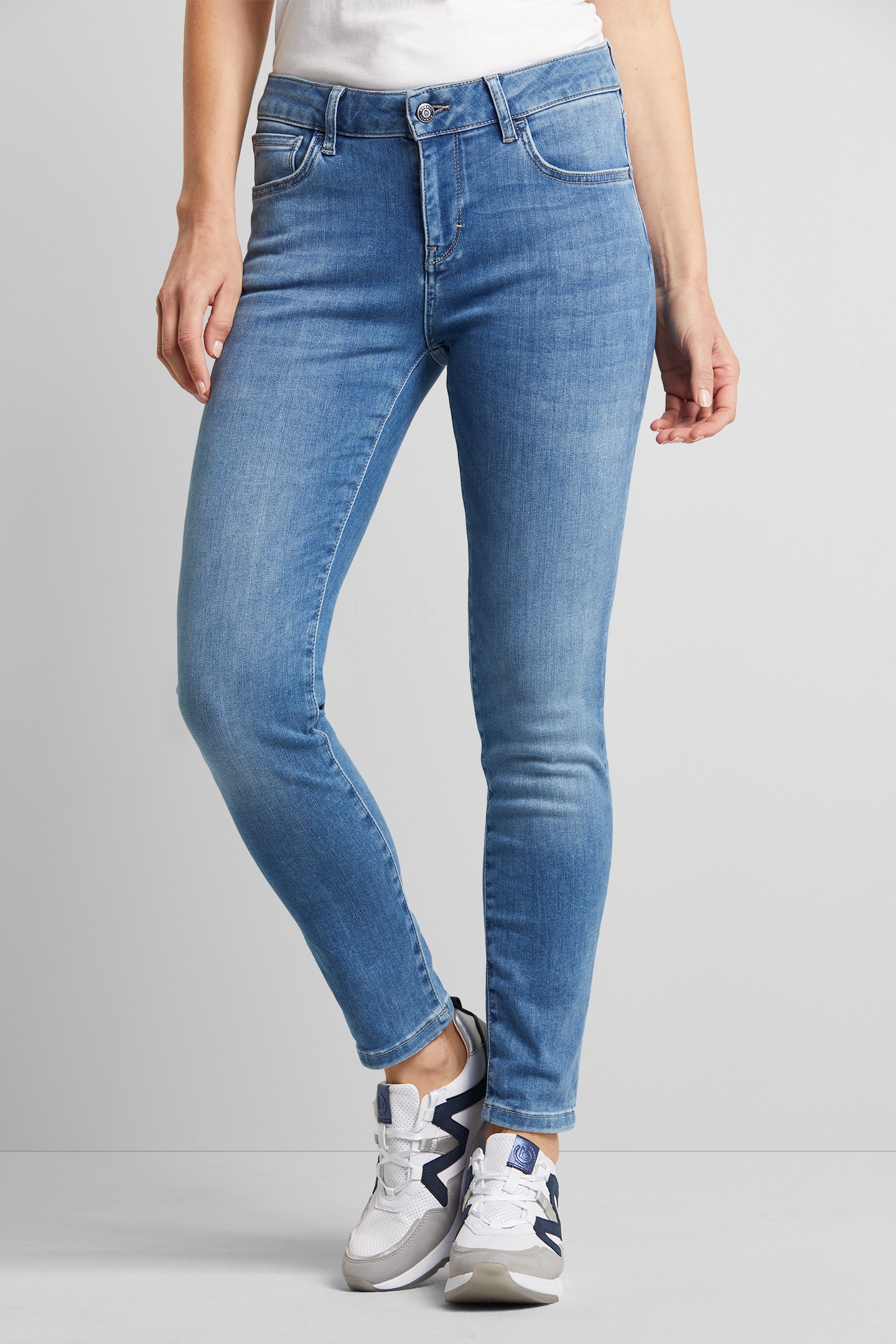 bugatti 5-Pocket-Jeans in einer coolen Optik