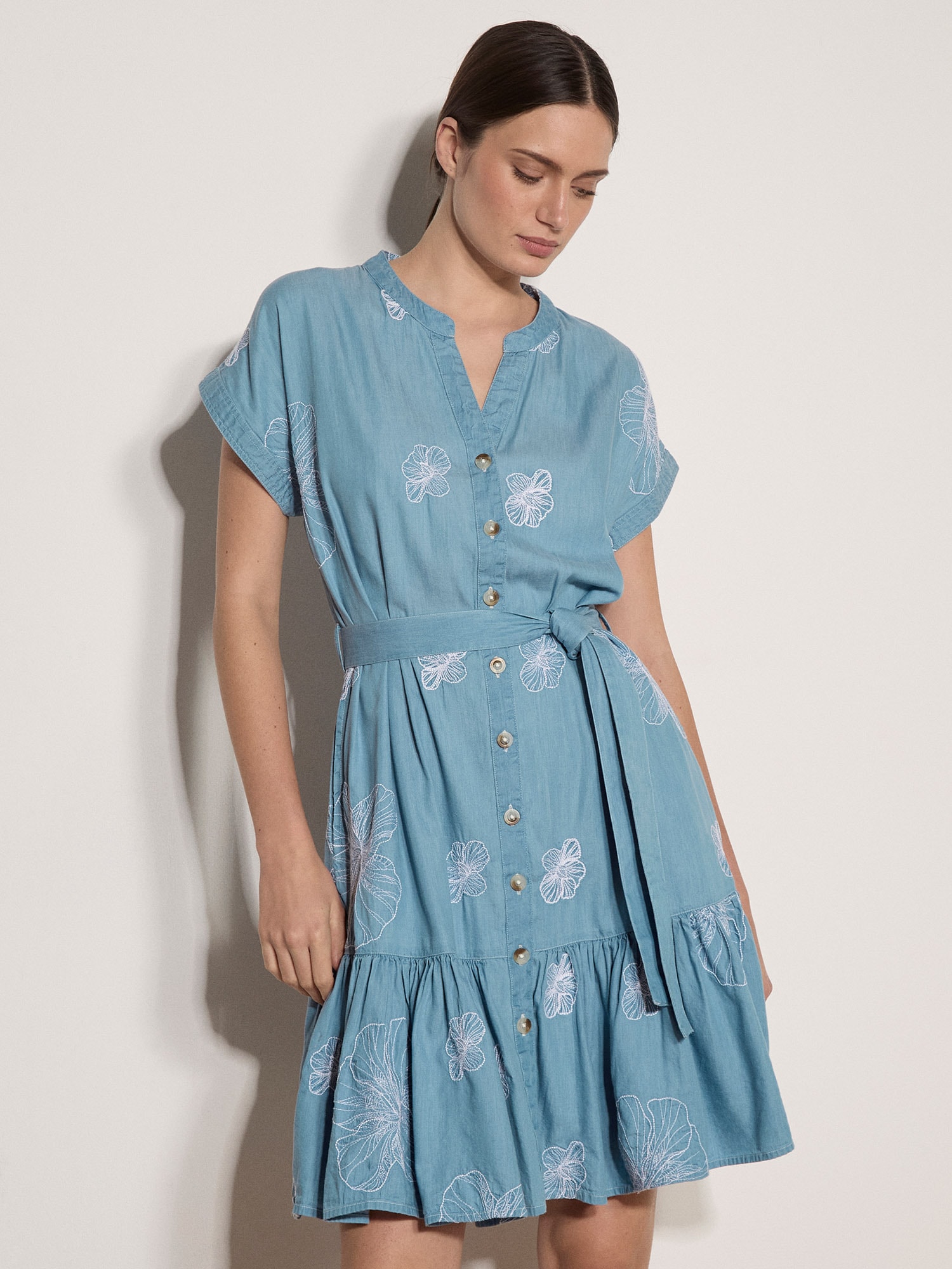 Apricot Minikleid "Mini-Kleid aus Denim mit Häkeldetails" Stickerei