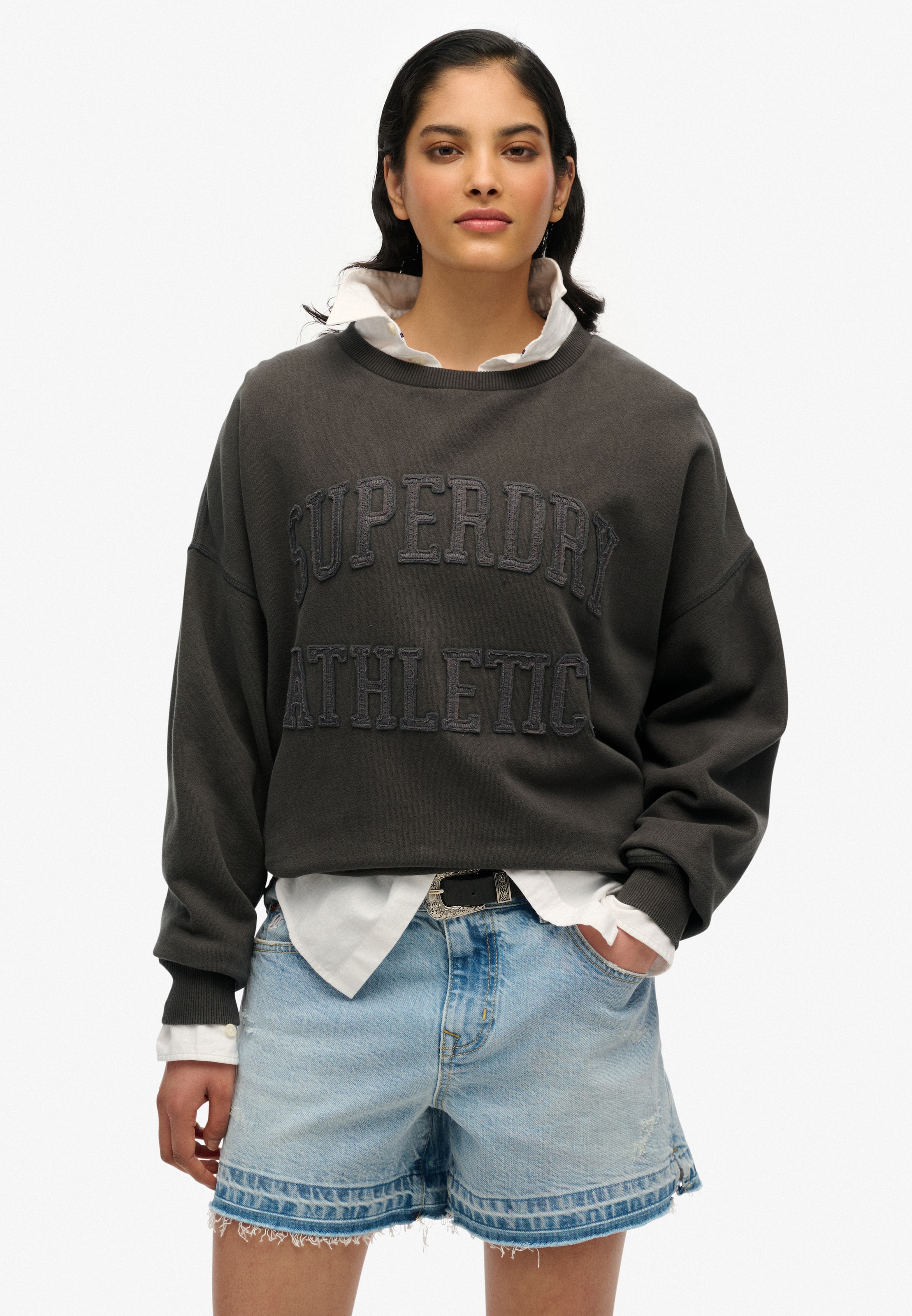 Superdry Sweatshirt "ATHLETIC TONAL APPLIQUE CREW", Oversize-Passform, aus Baumwolle und Sweatware, mit Rundhalsausschnitt