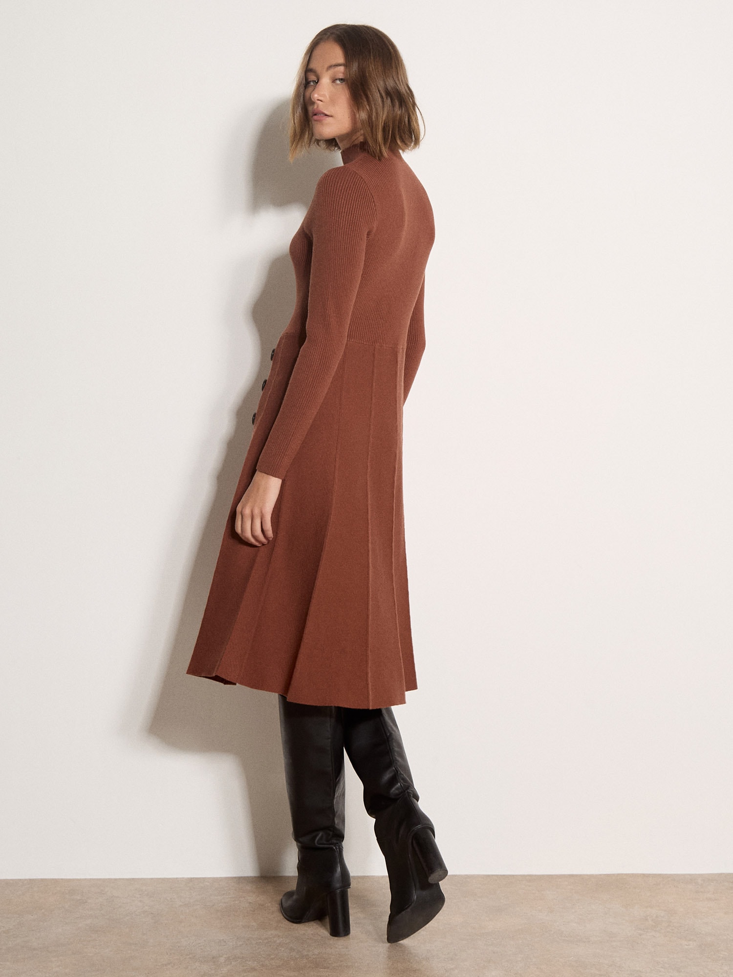 Apricot Midikleid »Wadelanges Strickkleid« mit Zierknöpfen