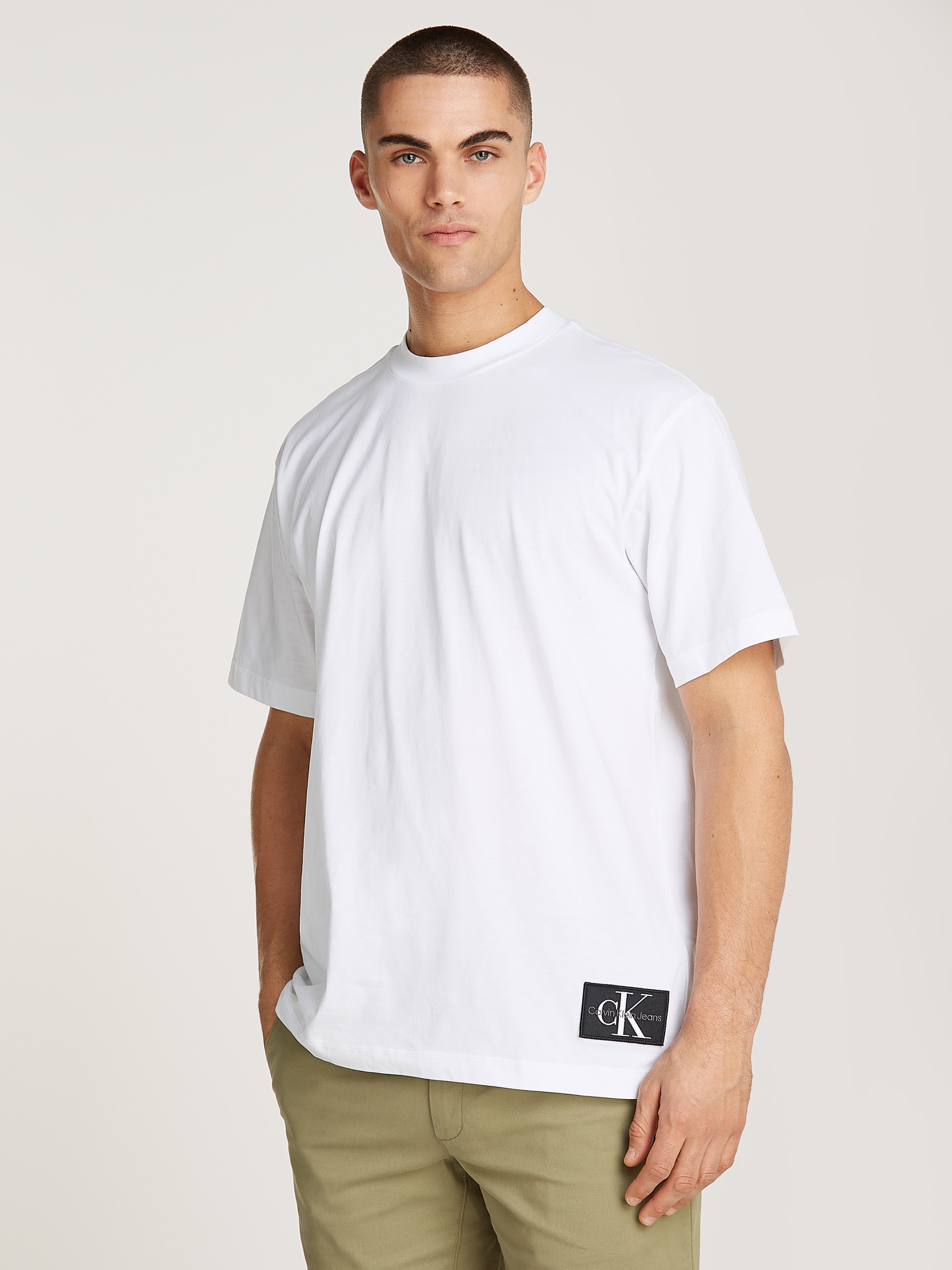 T-Shirt »BADGE RELAXED TEE«, mit Logopatch