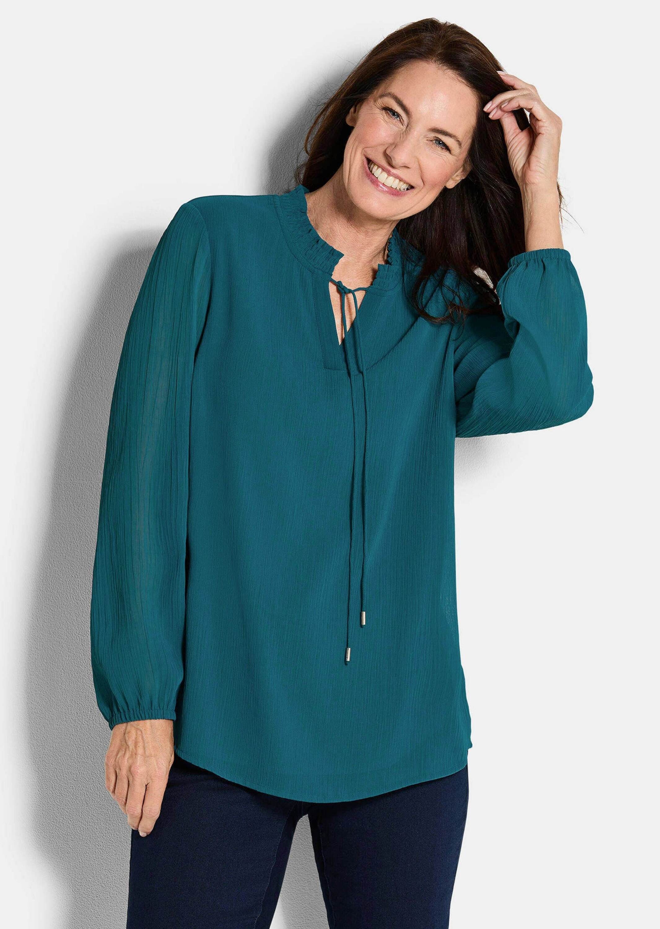 GOLDNER Chiffonbluse »Kurzgröße Chiffonbluse mit femininem Ausschnitt«