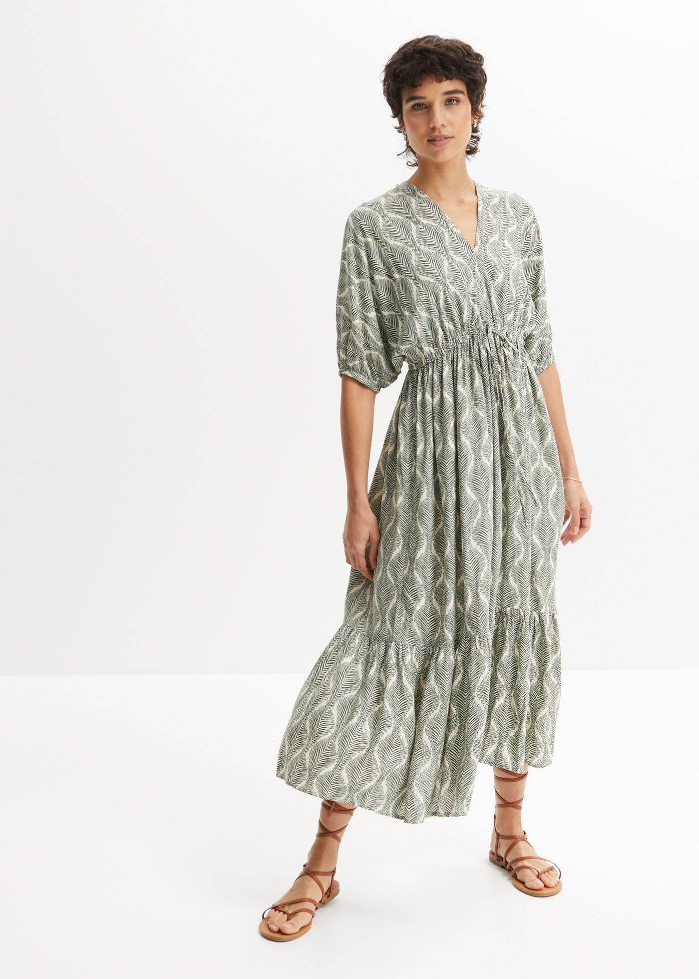 bonprix "Midikleid aus fließender Viskose" aus Viskose, ausgestellte Passform, mit Fledermausärmeln