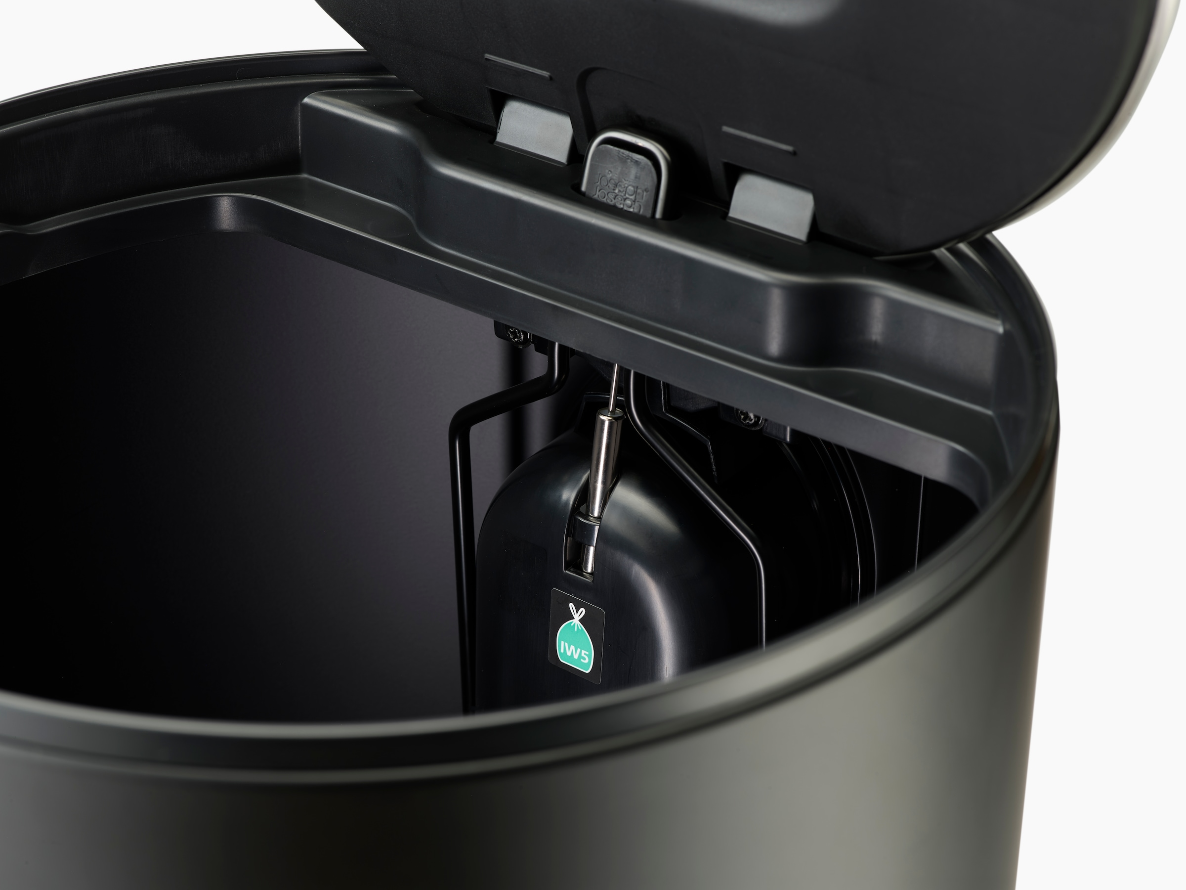 Joseph Joseph Mülleimer »Arc 30-Liter-Slimline-Treteimer« inkl. Integriertem Halter für Müllbeutel