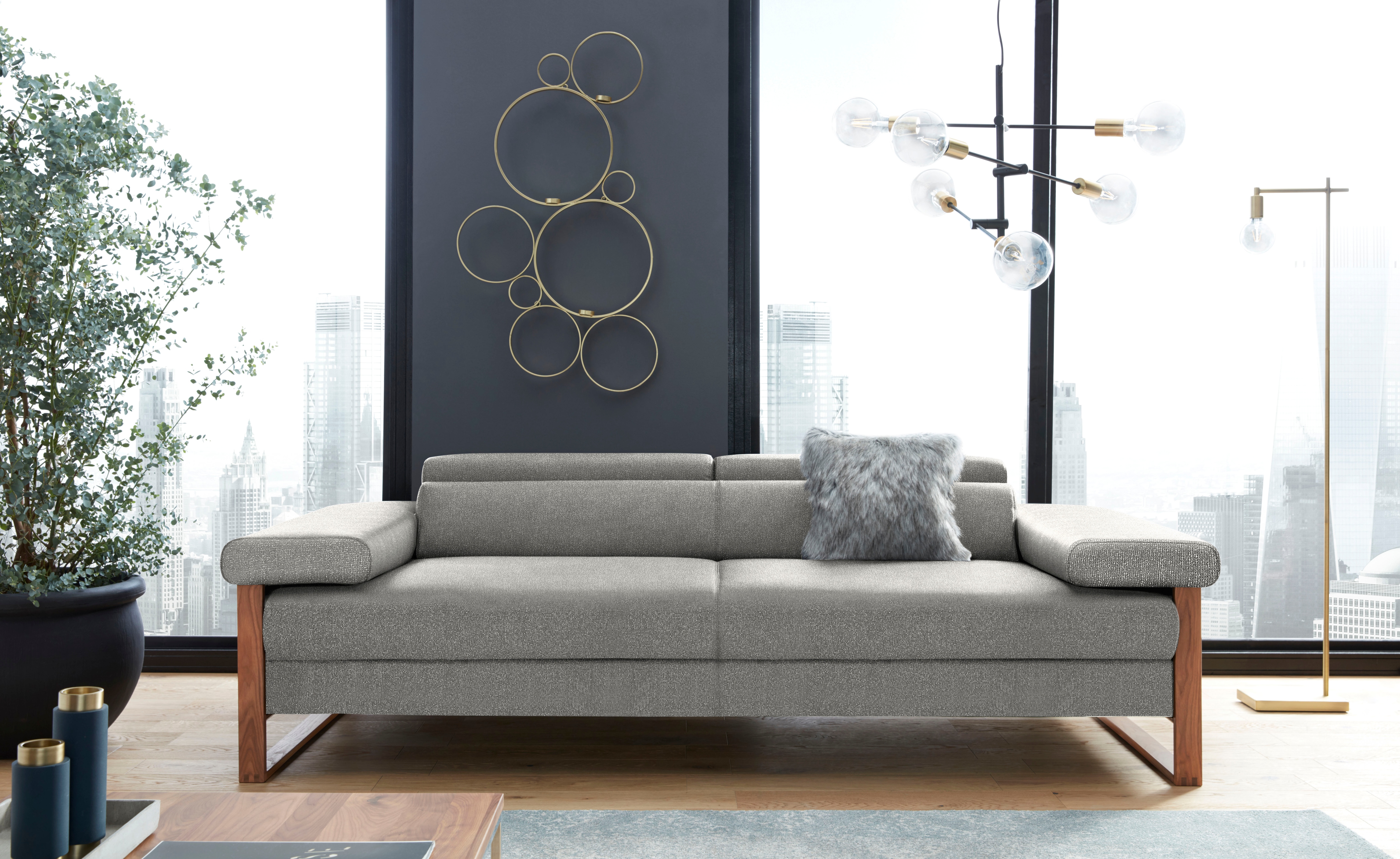W.SCHILLIG 2,5-Sitzer "finn" German Design Award 2016, Fußgestell Nussbaum natur, Breite 230 cm
