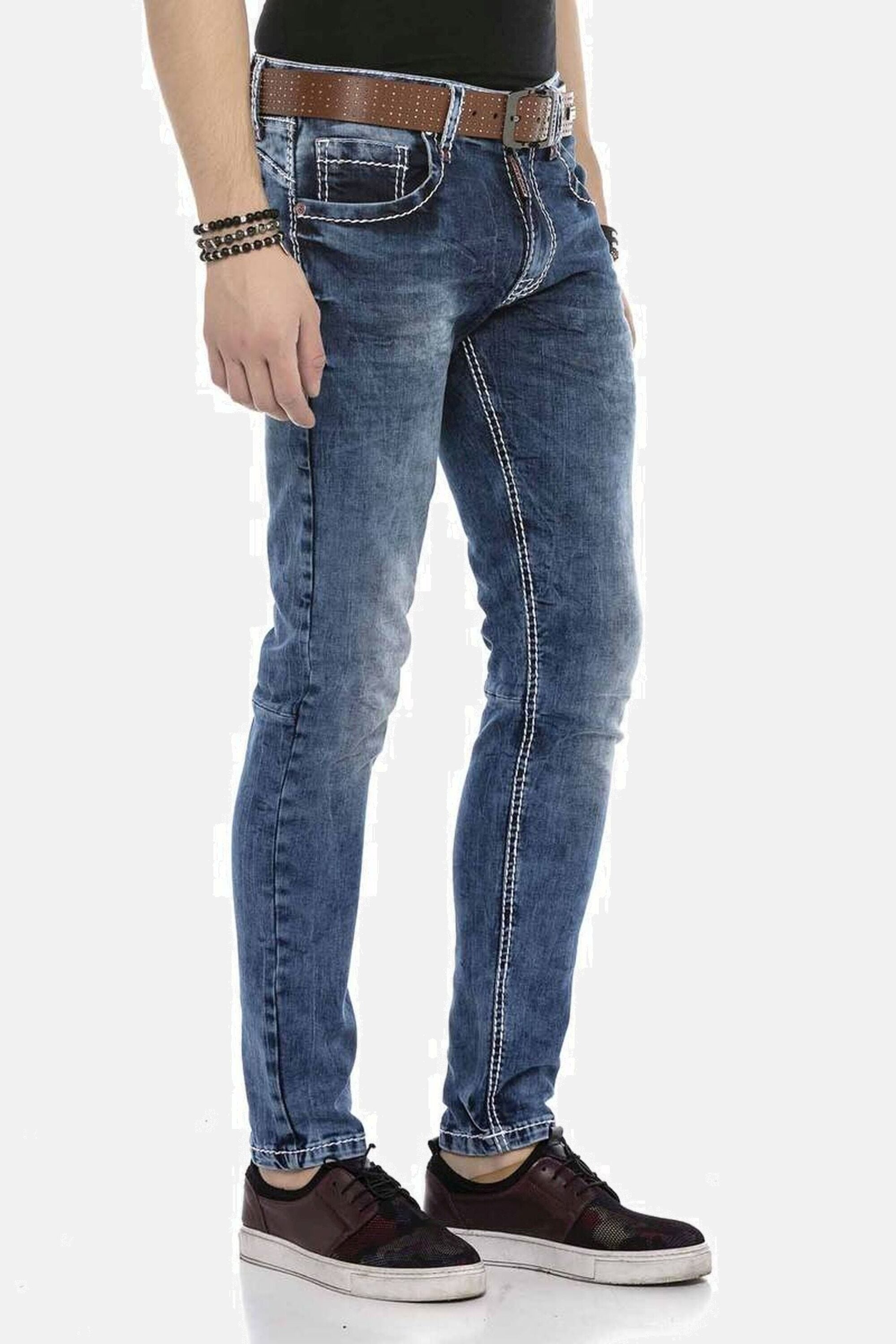 Cipo & Baxx 5-Pocket-Jeans »DENIM«, bequeme Jeans in klassischem Design, CD588
