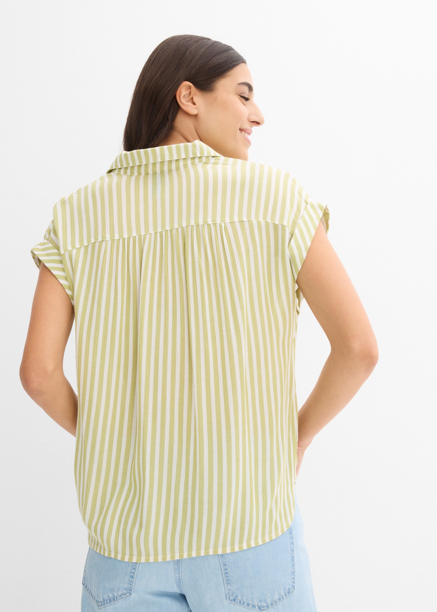 bonprix Kurzarmbluse »Kurzarmbluse aus fließender Viskose« Loose Fit, für einen luftigen Look, aus Viskose, gestreift