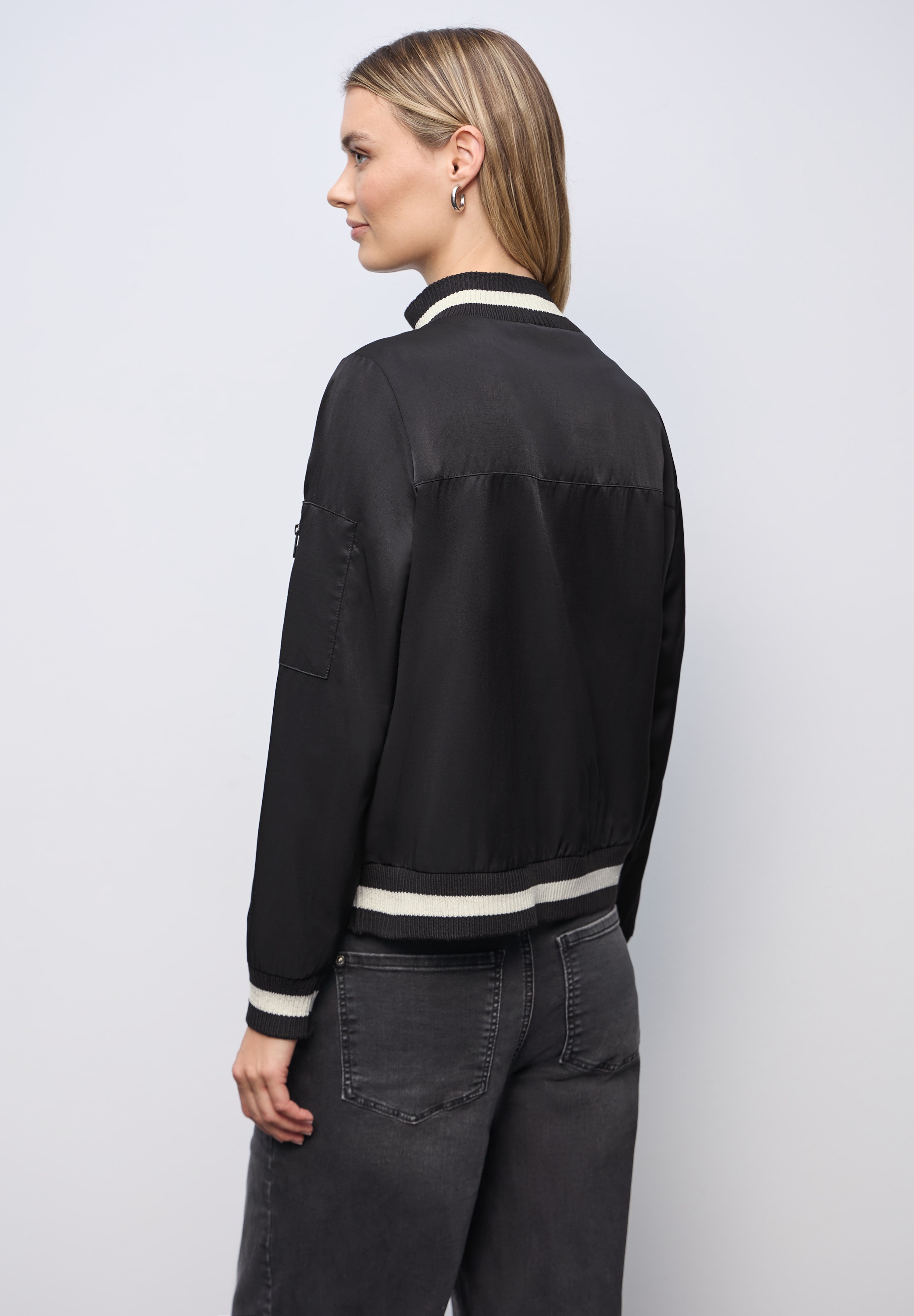 STREET ONE Blouson ohne Kapuze aus satinierter Viskose günstig online kaufen