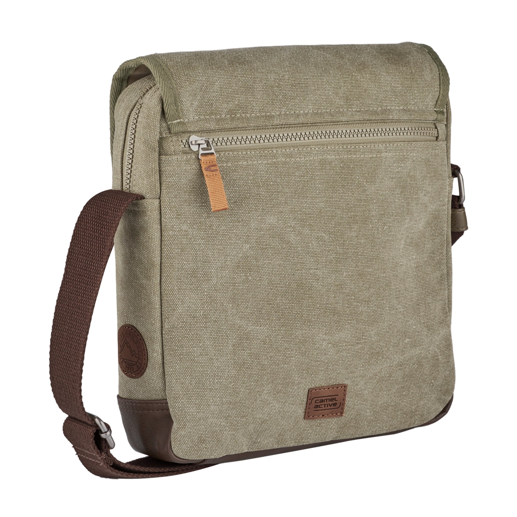 camel active Umhängetasche "Air", Canvas Modell aus weichem Lederimitat abgerundet mit Applikationen