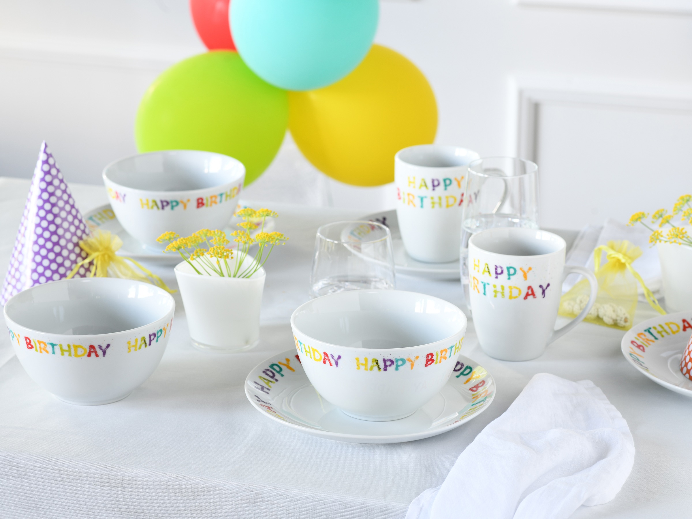 CreaTable Kombiservice »Happy Birthday, Kombi-Service 16-tlg.«, (Set, 16 tlg.), Fröhliches buntes Geschirr, Für alle Geburtstagsfeierlichkeiten