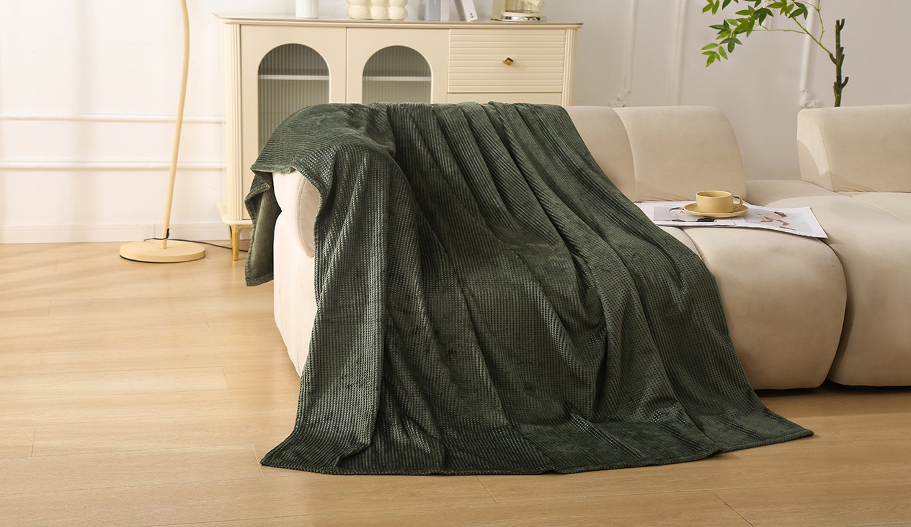 Thumbnail - Bruno Banani Wohndecke "Shakira" Kuscheldecke mit Prägedruck, 150x200 cm