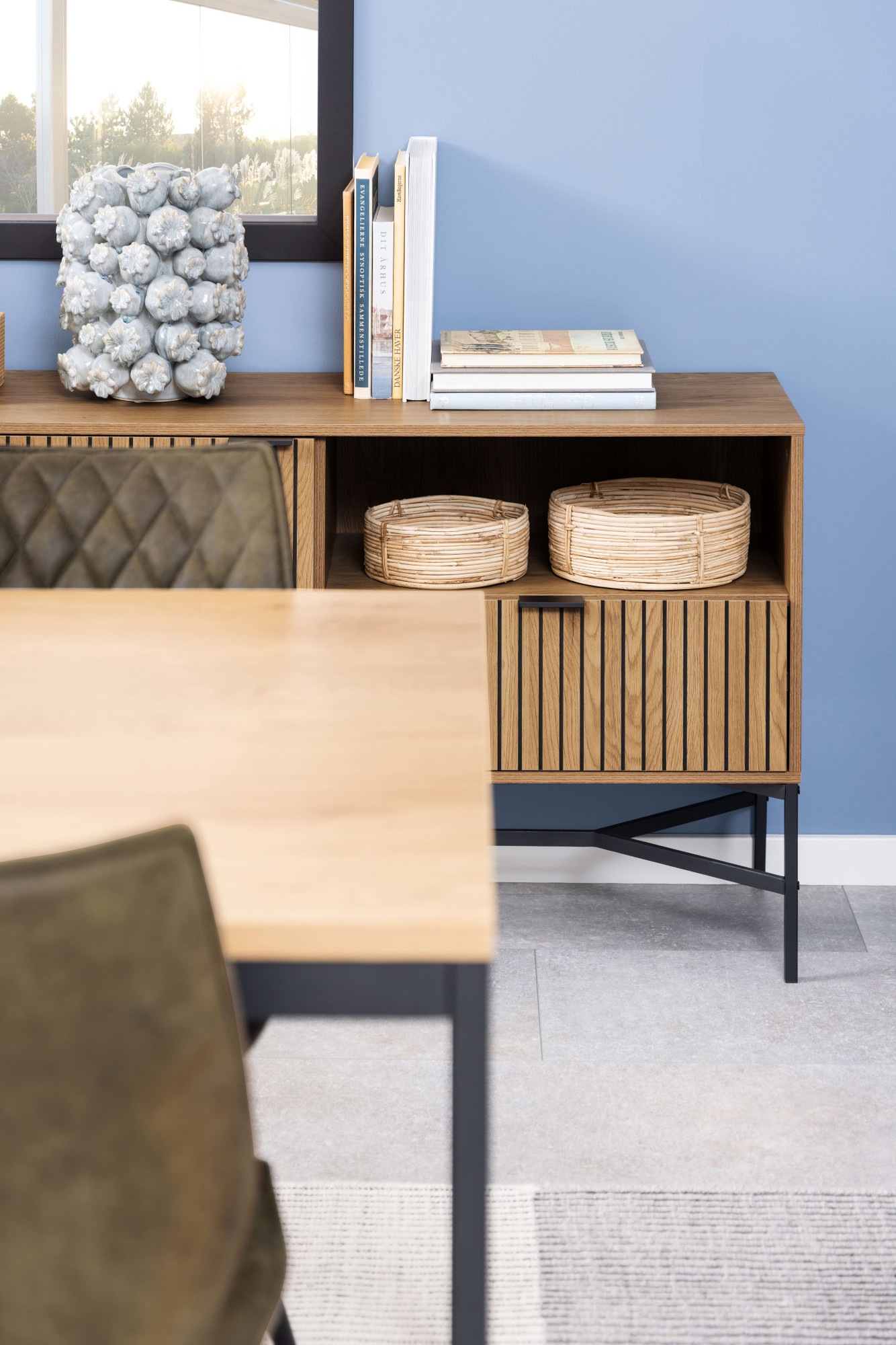 ACTONA GROUP Sideboard »Jaipur Anrichte, Kommode,«, Eiche-Optik, 2 Türen, 2 Einlegeböden, Lamellenfront