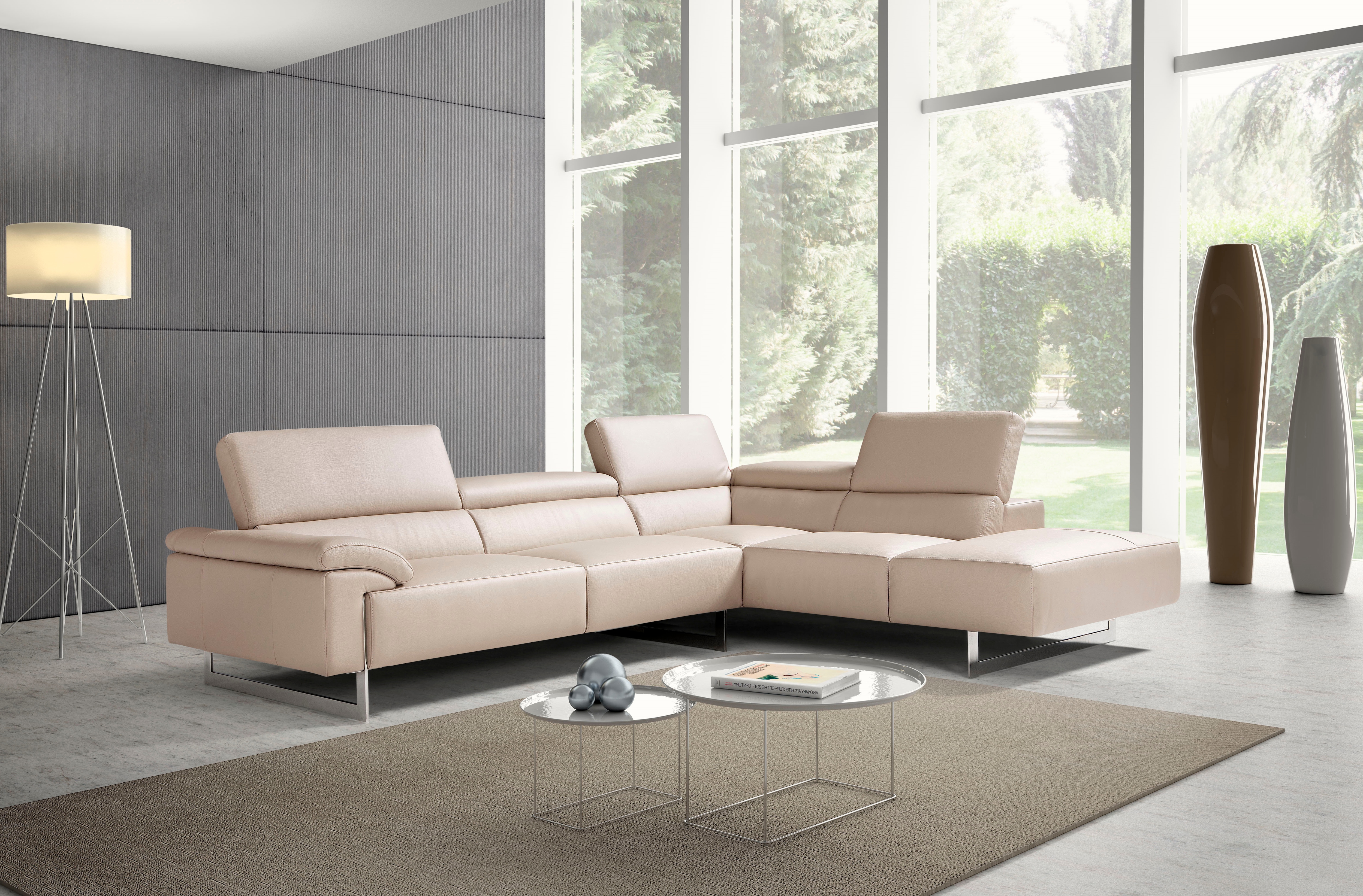 Egoitaliano Ecksofa "Malika, elegant und bequem, Designsofa, L-Form" mit Ottomane, inkl. Kopfteilverstellung und chromfarbenen Metallfüßen