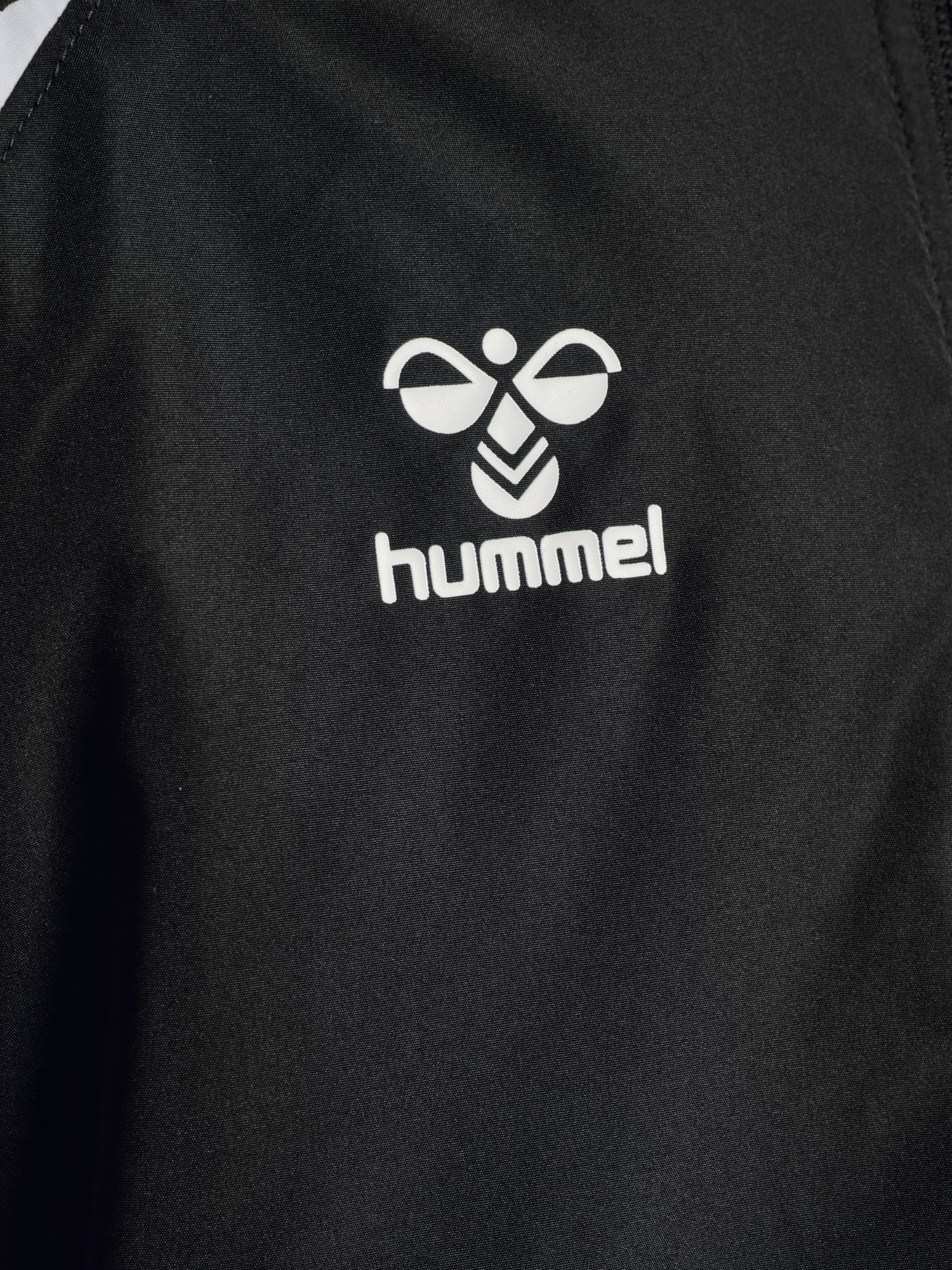 hummel Stadionjacke »HMLCORE 2.0 BENCH JACKET KIDS« für Kinder und Jugendliche, aus Polyester, aus Interlock-Stoff