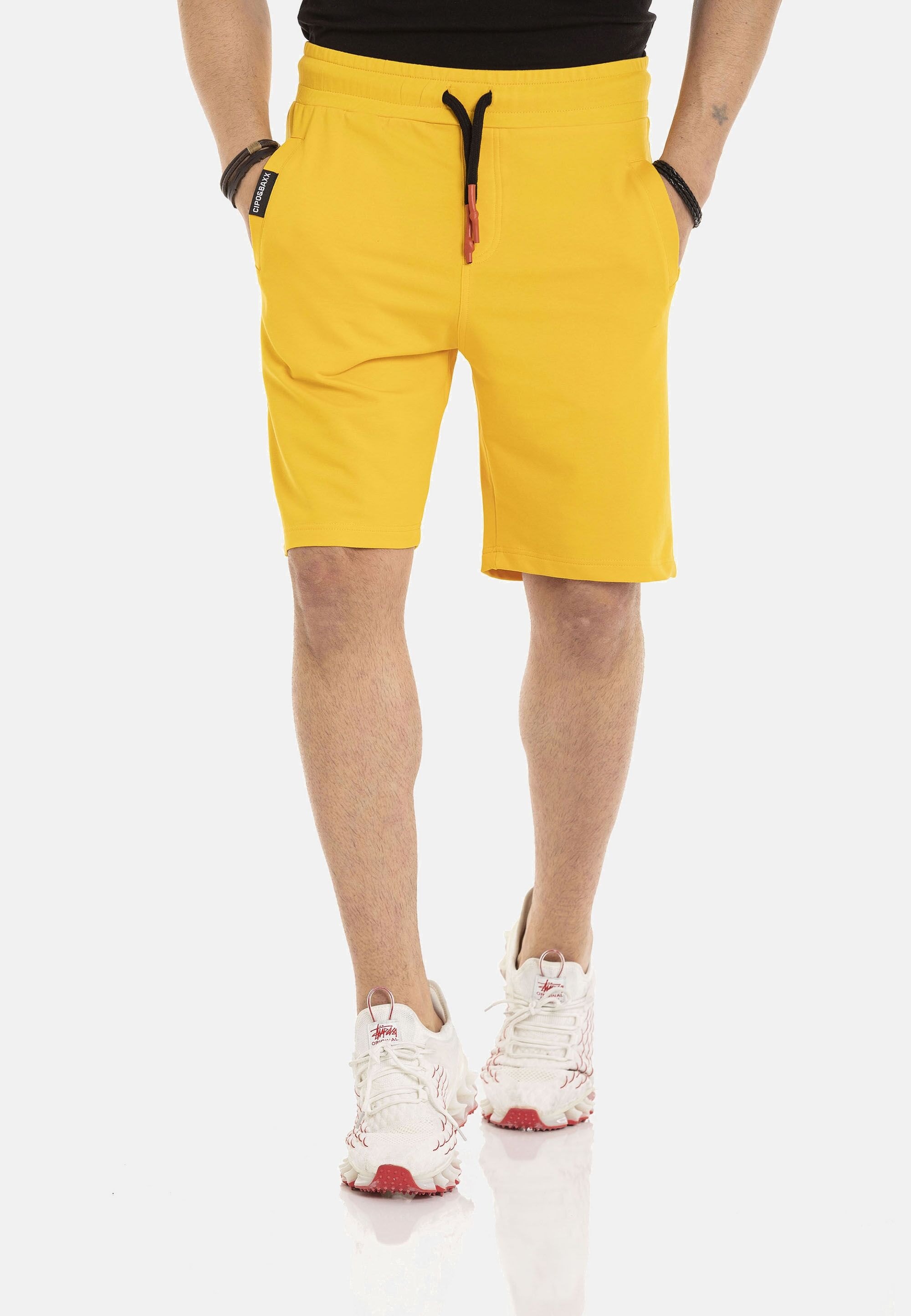 Cipo & Baxx Stoffhose »Shorts«, elastischer Bund mit Kordelzug