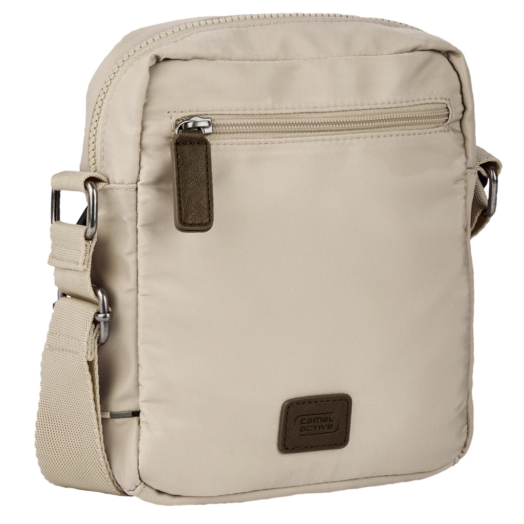 camel active Umhängetasche »Aurum« aus recyceltem Polyester in Nylonstruktur, leicht & mit feinen Details