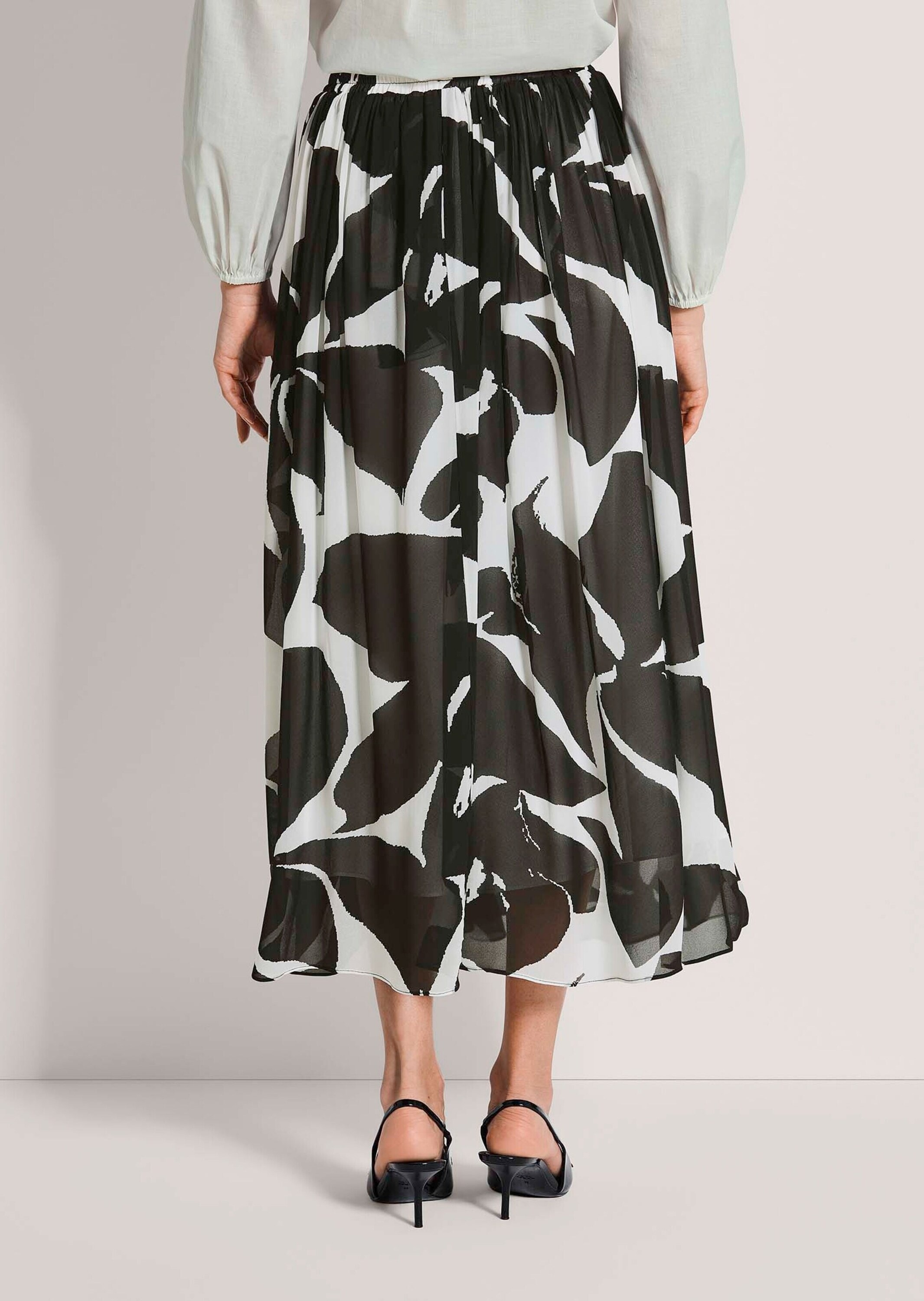 MADELEINE Midirock »Midirock Druckrock mit floralem Muster«