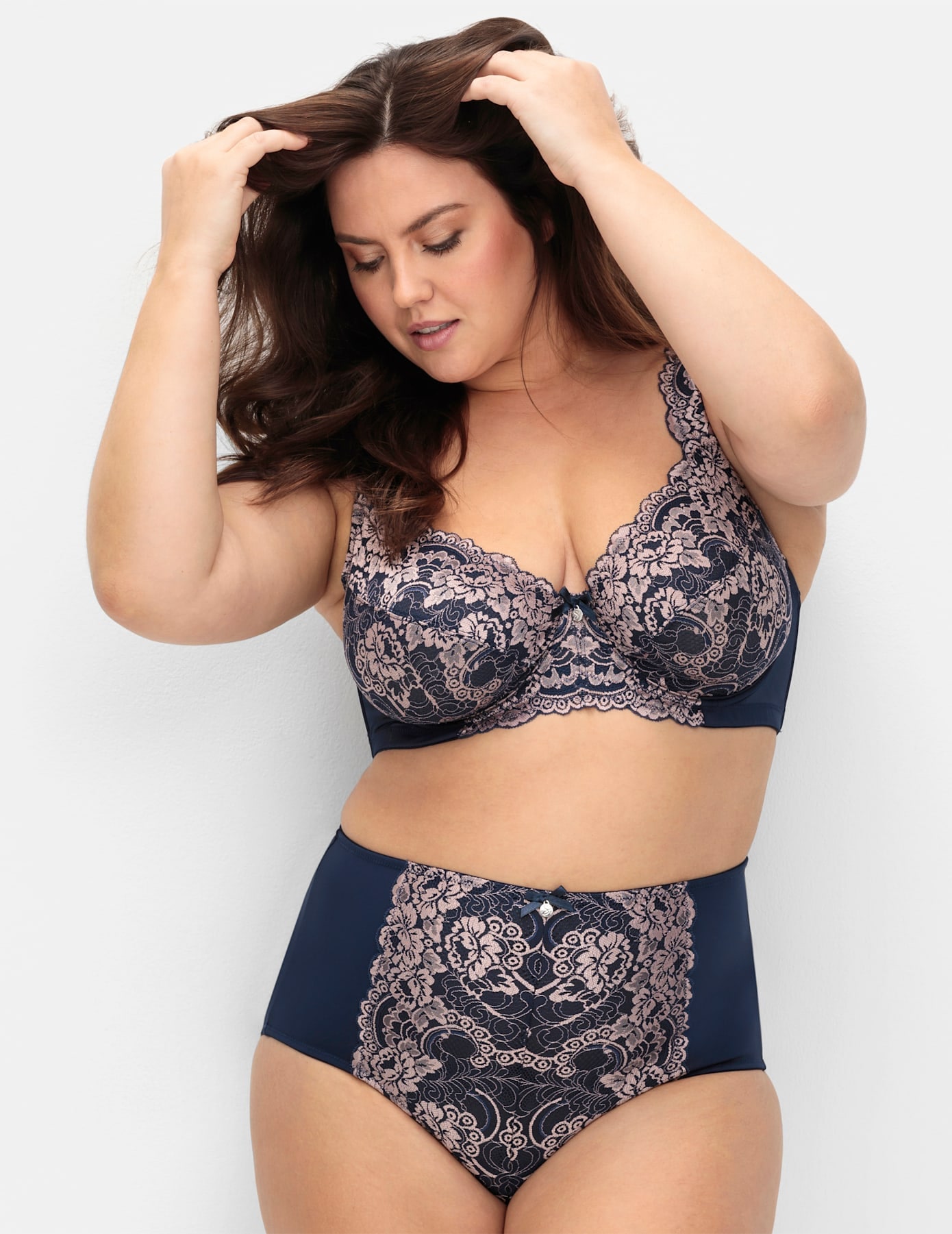 SHEEGO Damen Bügel-BH, Gr. 105, blau, 82% Polyamid, 18% Elasthan, Spitze:10% Elasthan, 90% Polyamid, BHs