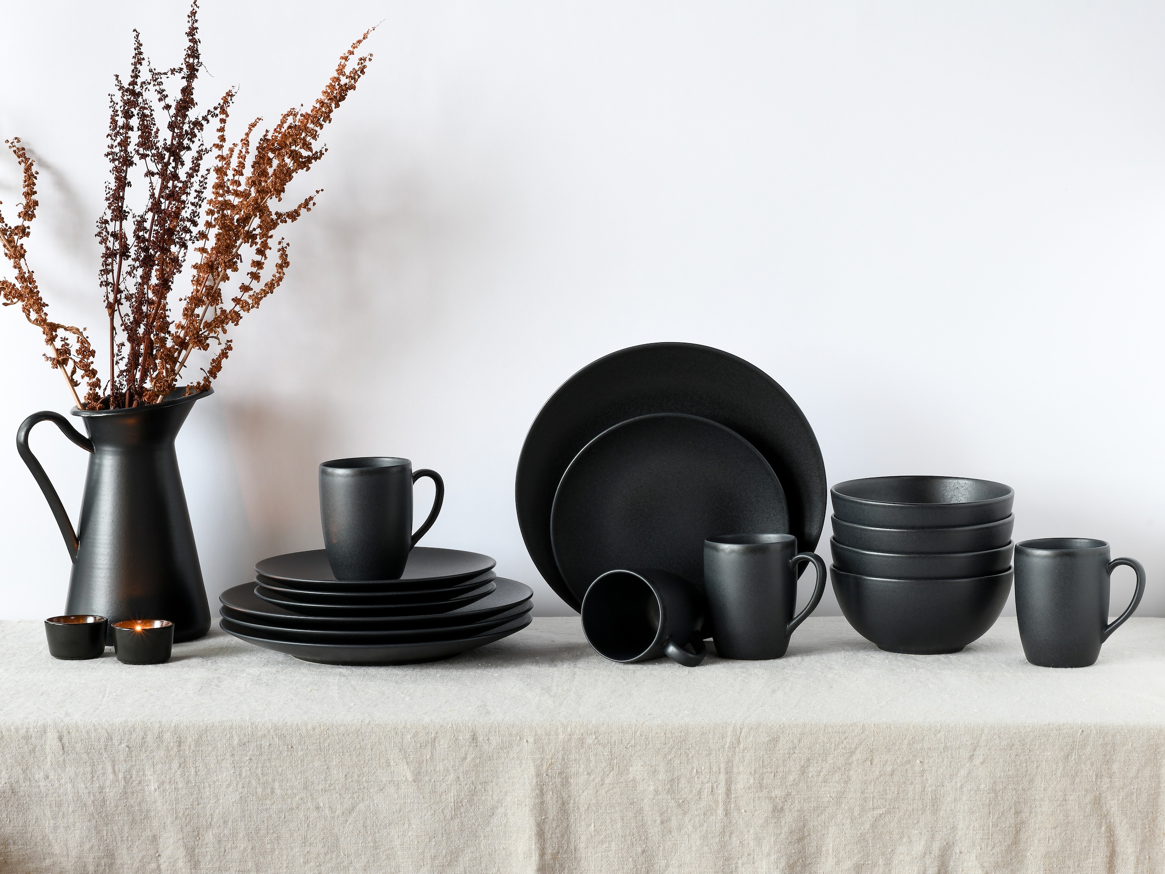 CreaTable Kombiservice »Geschirr-Set Soft Touch Black«, (Set, 16 tlg., Kaffeeservice und Tafelservice im Set, für 4 Personen), Service, schwarz, seidenmatte Glasur, 16 Teile, für 4 Personen