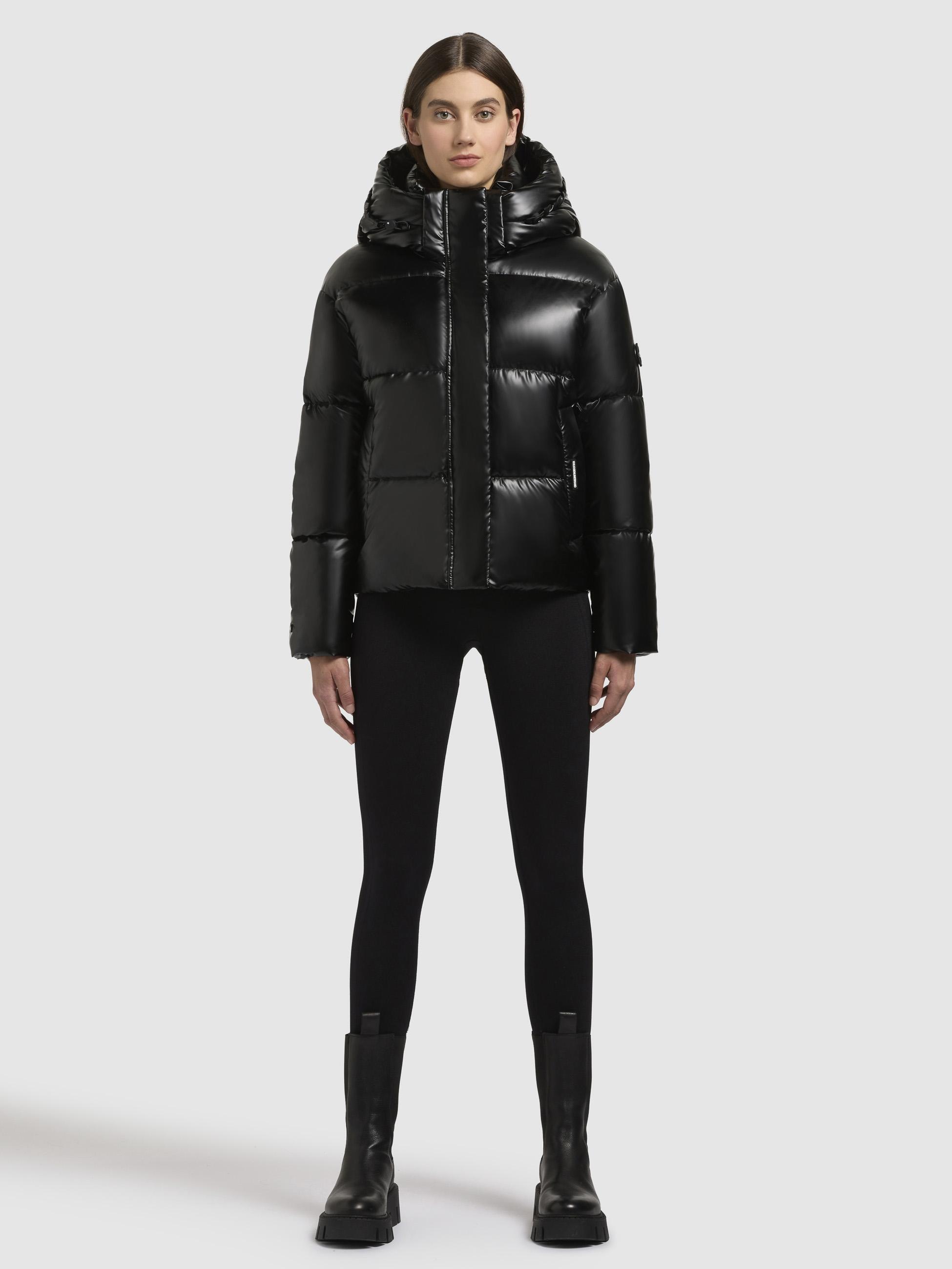 khujo Steppjacke »Devina Shiny-YM«, mit Kapuze, Glänzende kurze Winterjacke für Damen