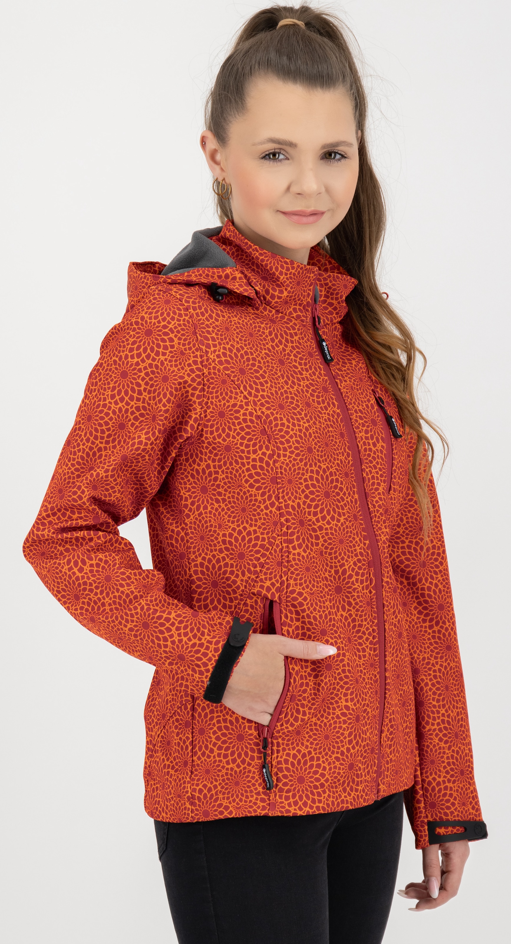 DEPROC Active Funktionsjacke »SHELBY PEAK XII Outdoorjacke« leichte Softshelljacke mit All-Over-Print und abnehmbarer Kapuze