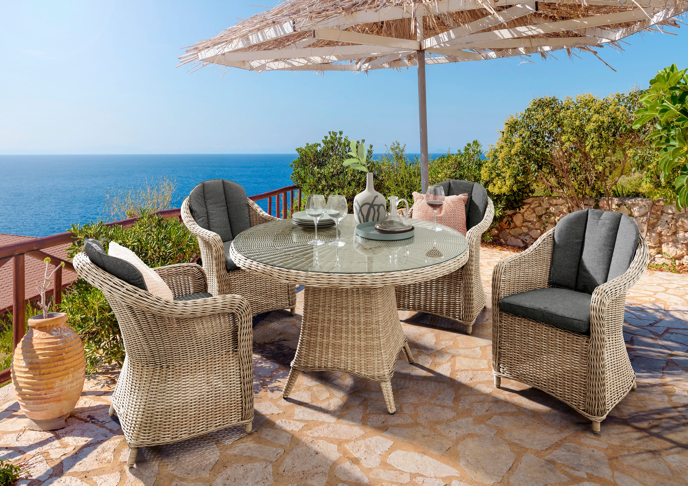 Destiny Garten-Essgruppe »MALAGA LUNA«, (Set, 13 tlg., 4x Sessel, 1x Tisch, inkl. Auflagen), Polyrattan, 4 Sessel + 1 Tisch Ø 100x75 cm, inkl. Auflagen