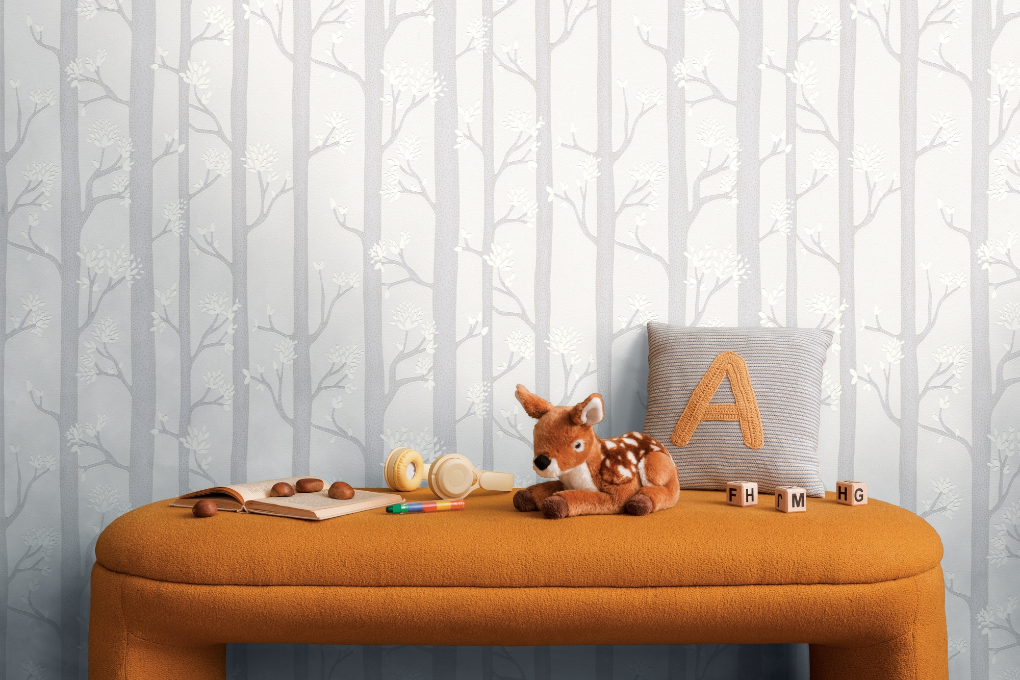 living walls 1100000002199 »Kids Studio Wald – Baum Vliestapete für Kinder« Wald | grafisch | leicht glänzend glatt Stilisiertes Waldmotiv mit Bäumen, Zweigen und feinen Blättern