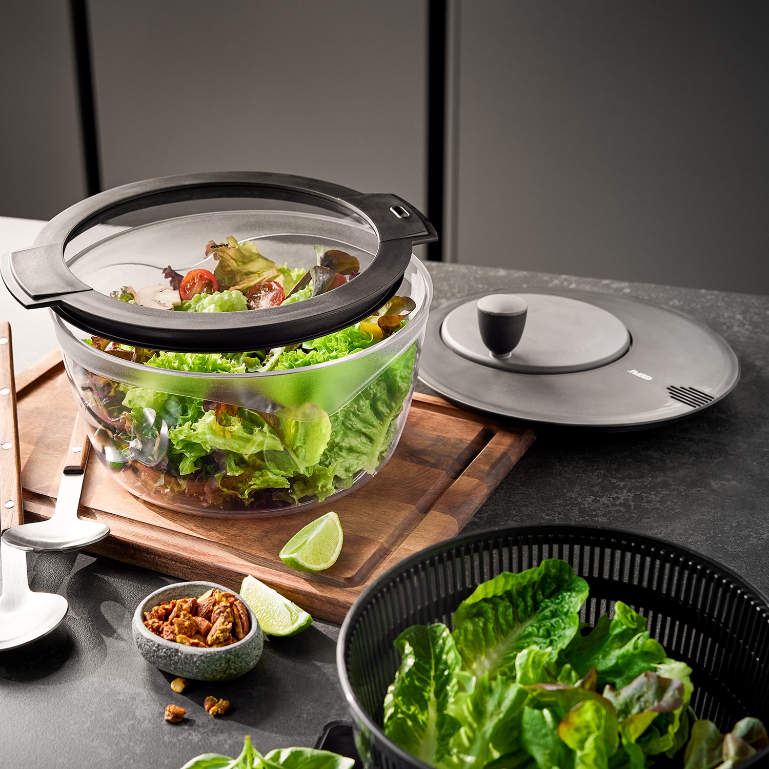 GEFU Salatschleuder »4-IN-1, Schleuder für Salat aus Kunststoff, inkl. Frischhaltedeckel« die Schüssel kann zum Servieren verwendet werden