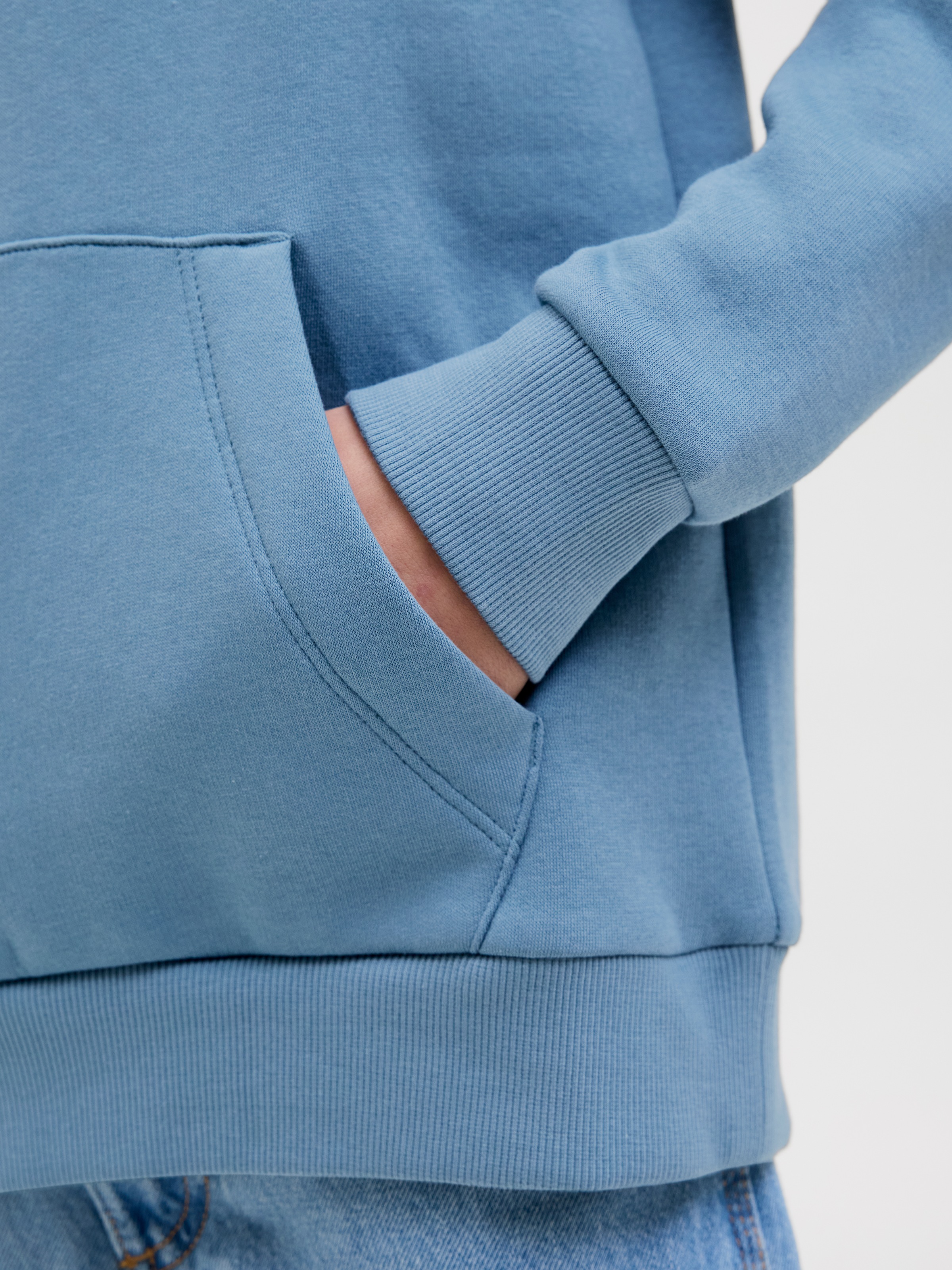 Jack & Jones Junior Hoodie »JJLUKE SWEAT HOOD JNR«, mit coolem Logo-Frontmotiv