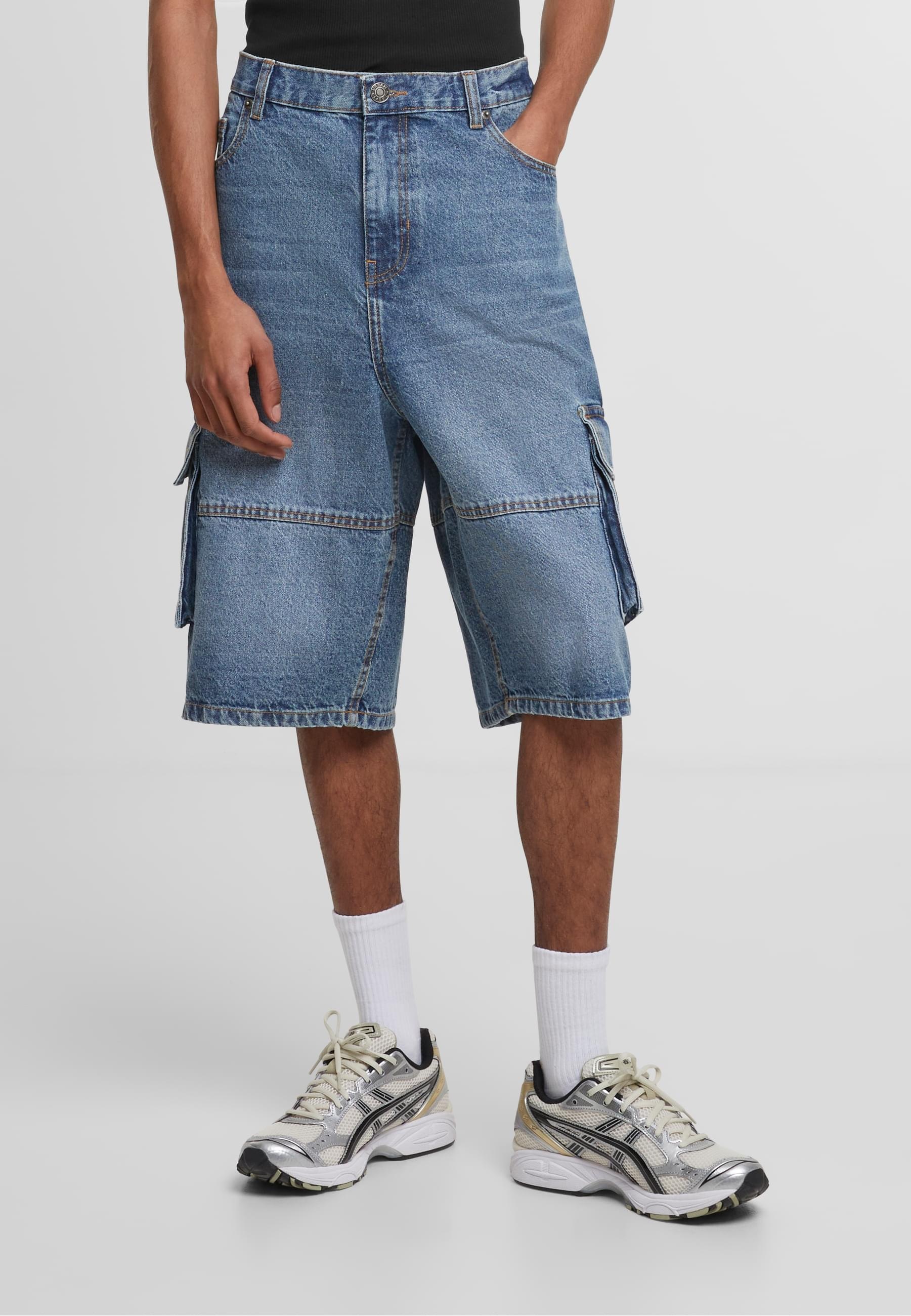 URBAN CLASSICS Shorts »Urban Classics Relaxed Denim Cargo Shorts«, (1 tlg.)