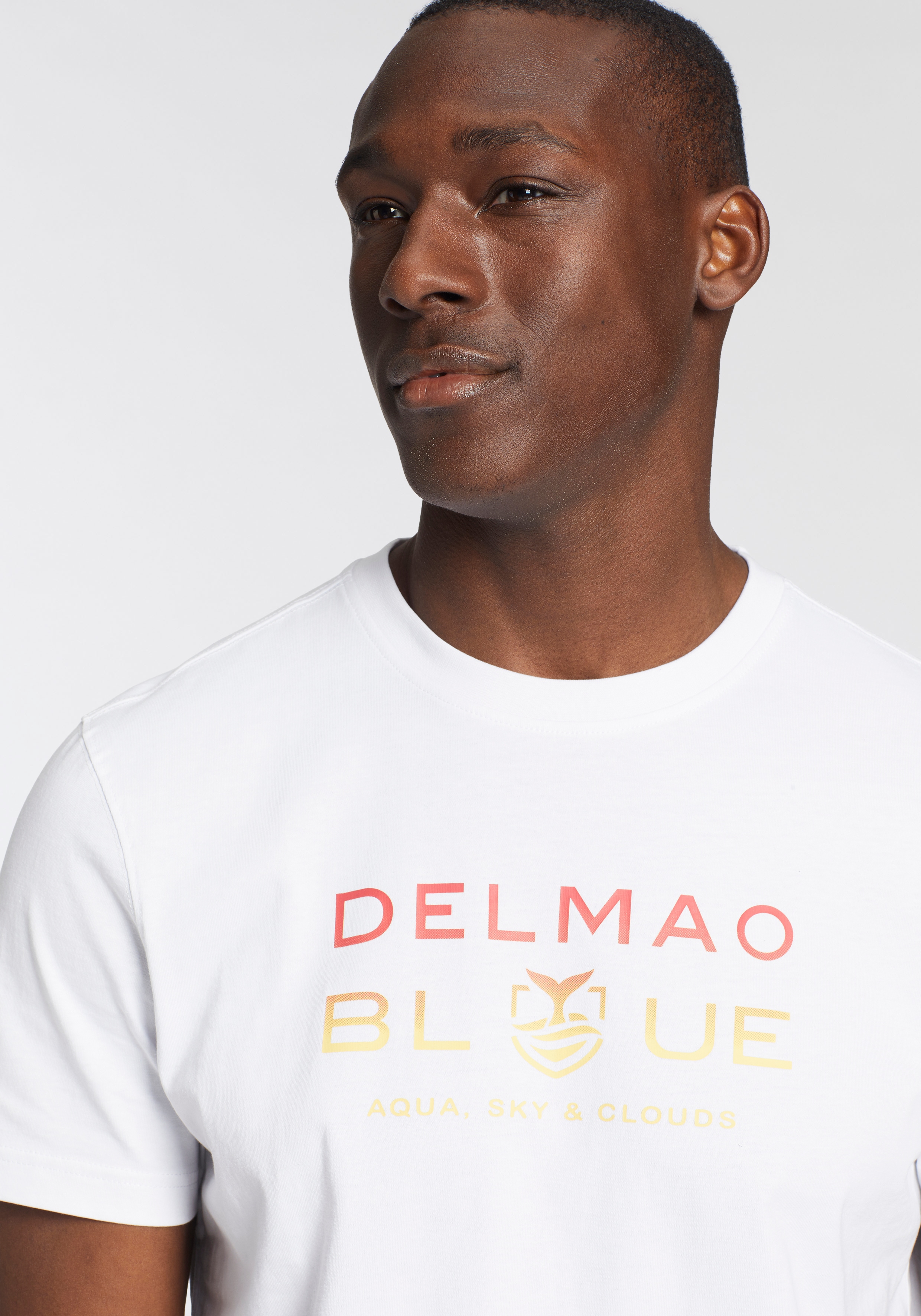 DELMAO T-Shirt Kurzarm, bedruckt, Rundhals, aus 100% Baumwolle