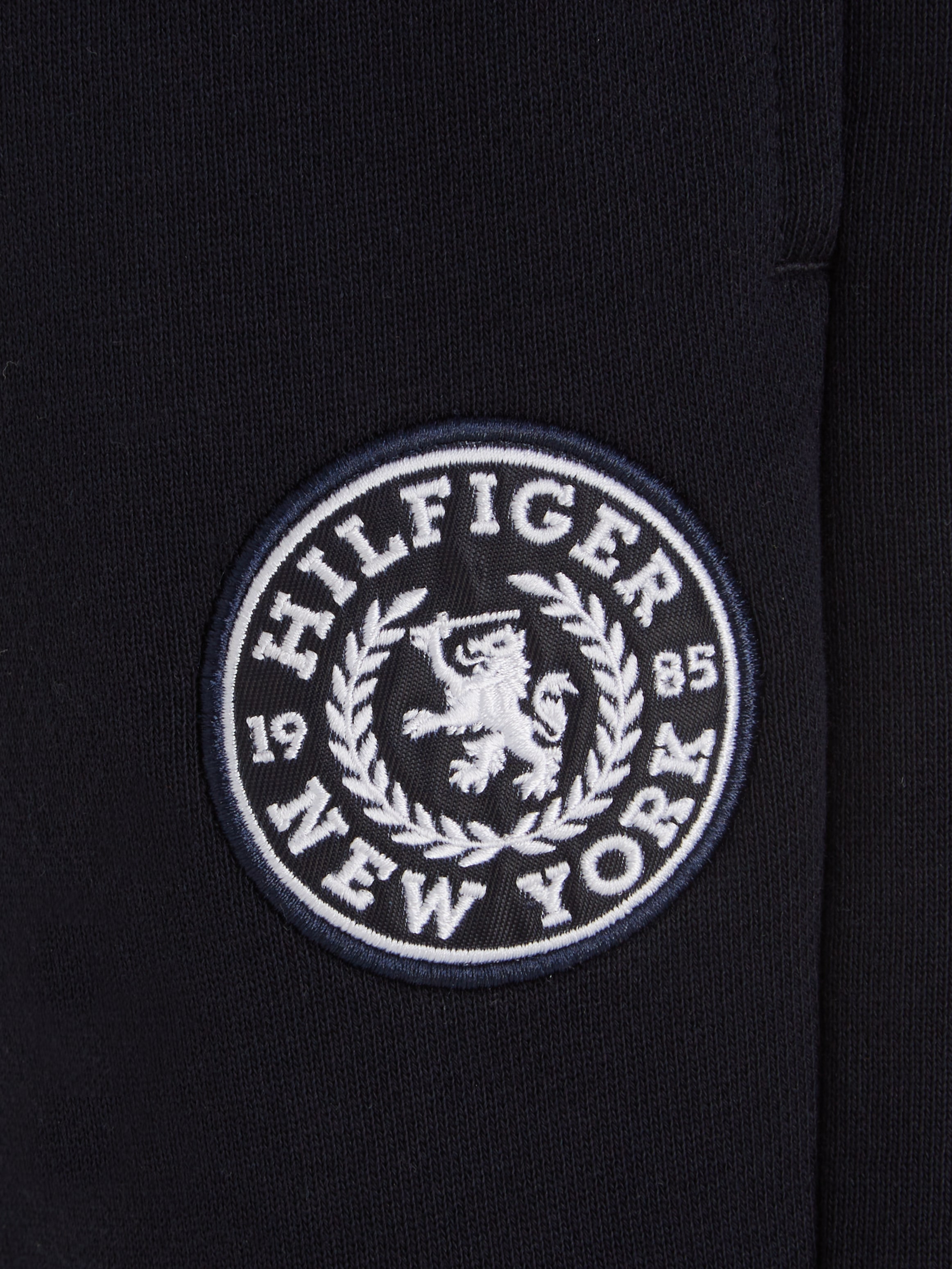Tommy Hilfiger Sweathose »CREST LOGO SWEATPANTS«, mit Logoschriftzug am  Bund kaufen | BAUR