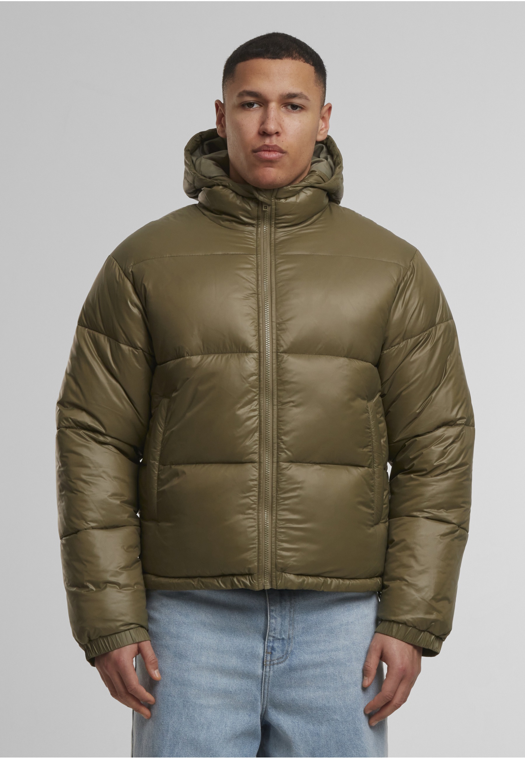 URBAN CLASSICS Winterjacke »Urban Classics Shiny Puffer Jacket With Hood« 1 Stk. tlg. mit Kapuze