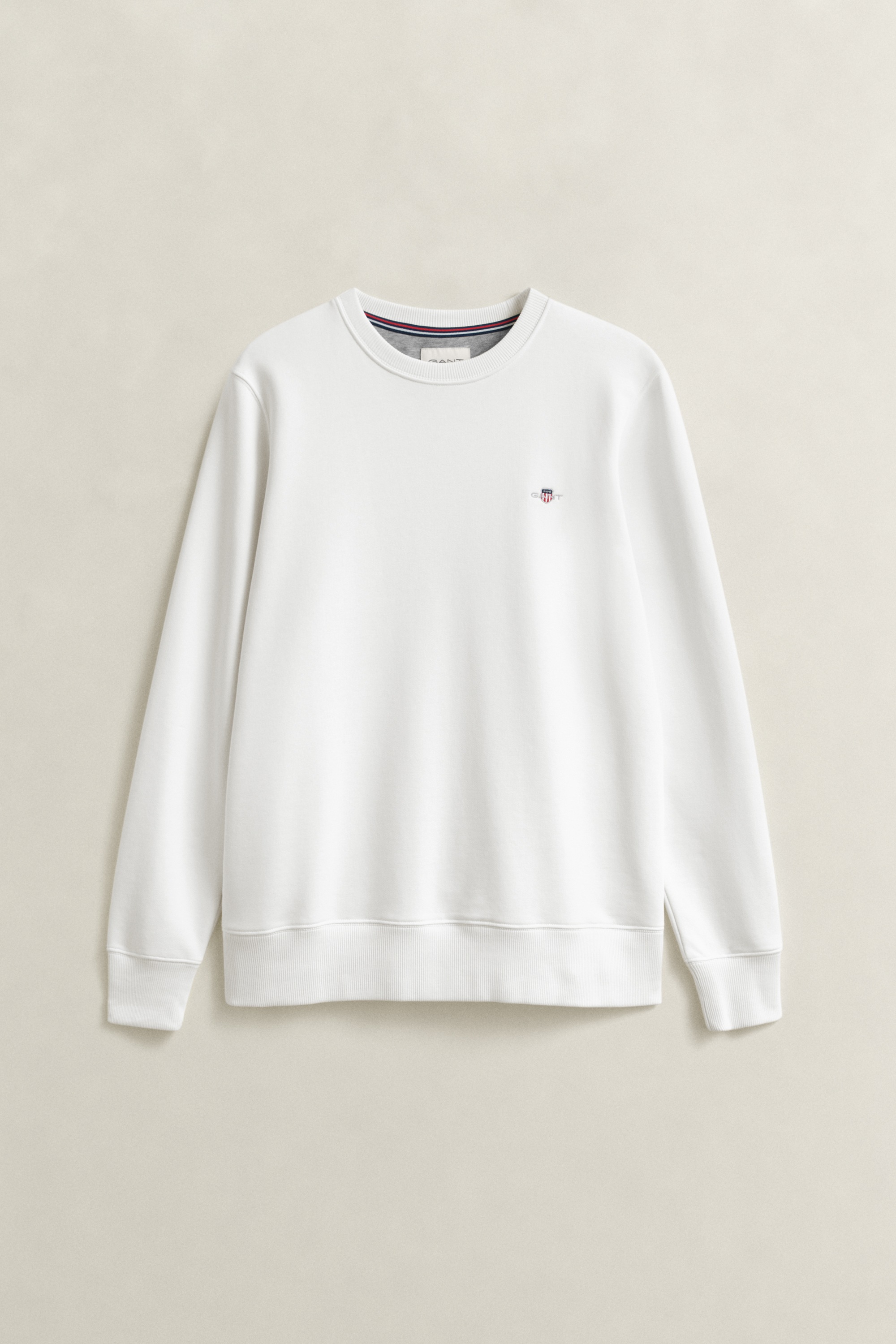 Gant Sweatshirt »REG SHIELD C-NECK SWEAT«, mit Logostickerei auf der Brust
