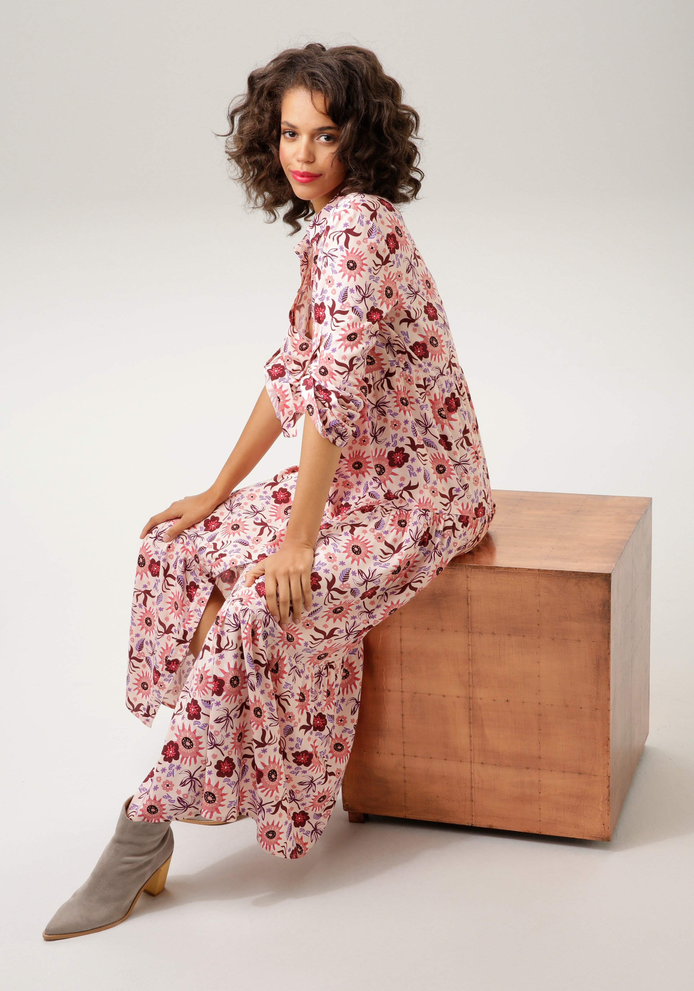 NEUE Aniston kaufen Blumendruck online CASUAL phantasievollem - mit BAUR Maxikleid, KOLLEKTION |