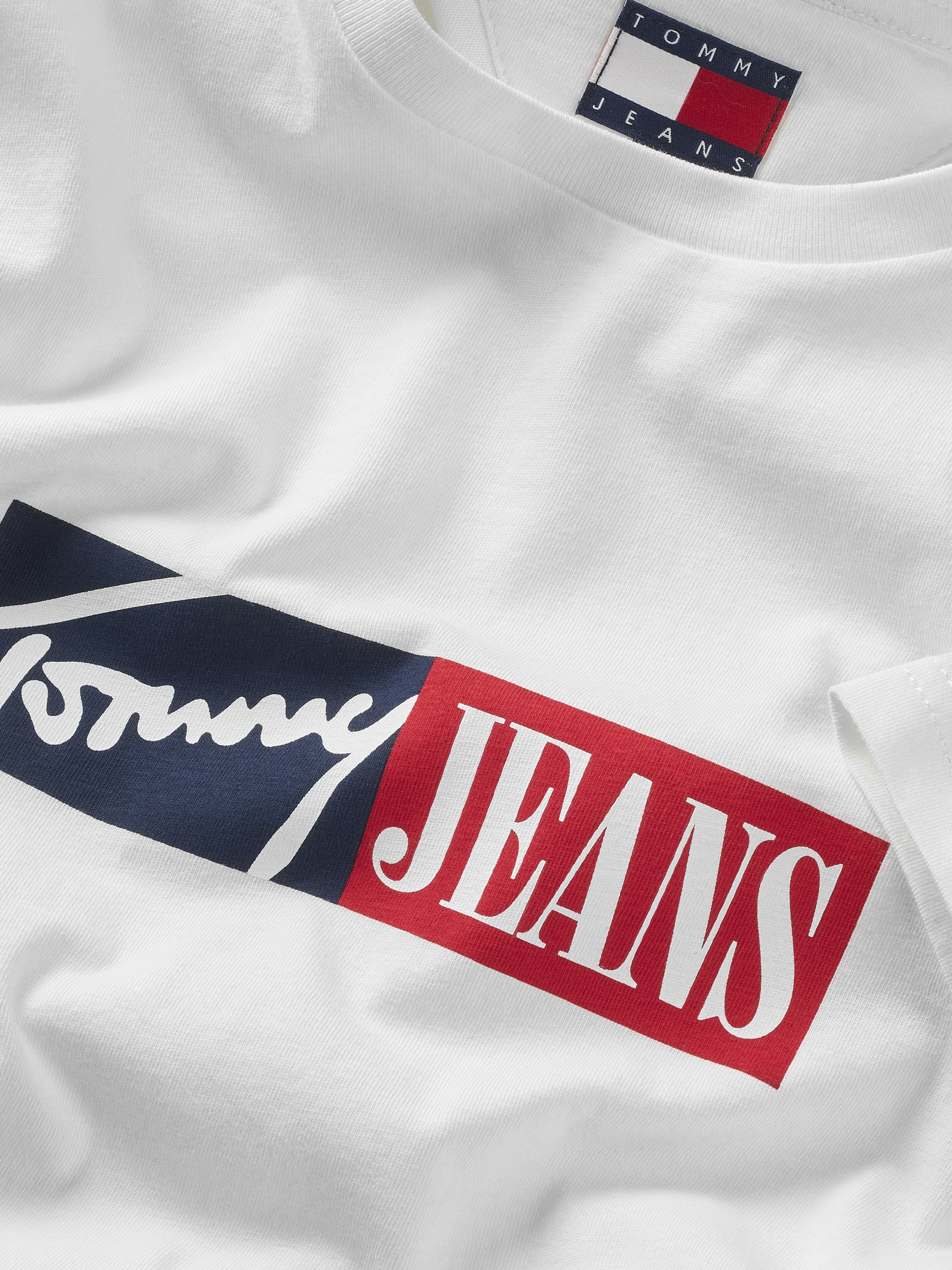 Tommy Jeans T-Shirt »TJM SLIM ENTRY GRAPHIC TEE EXT«, mit Logo auf der Brust