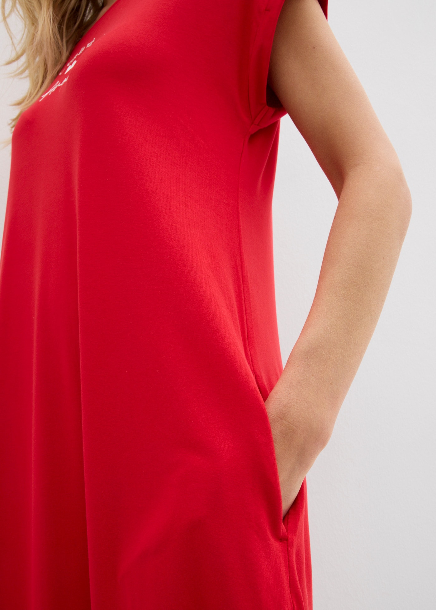 bonprix Jerseykleid lockere Passform, aus Viskose und Elasthan, mit Rundhalsausschnitt