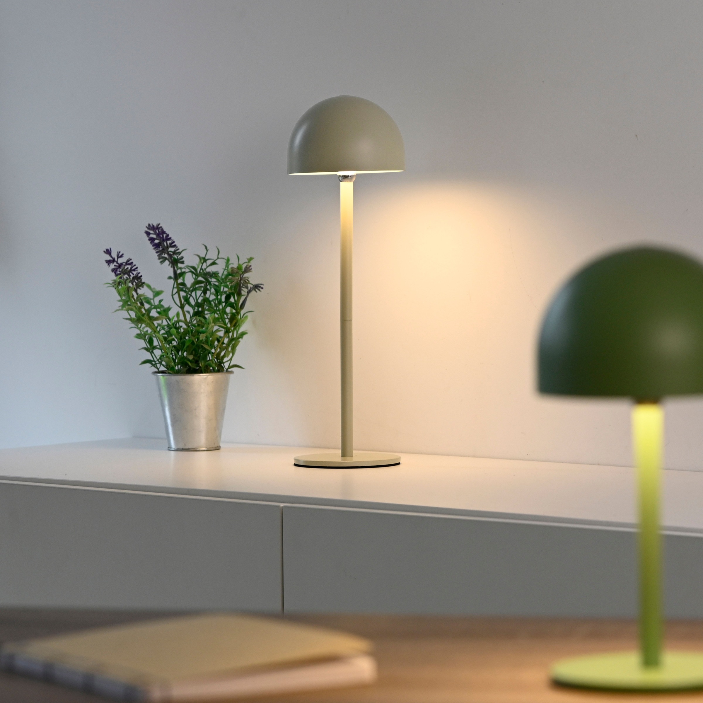 OTTO home Tischleuchte »Akku Tischlampe GERRIN Indoor Outdoor, magnetischer Flaschenaufsatz« LED-Board Warmweiß Pilzlampe Flaschenaufsatz, Regulierung der Lichtstärke, Pilz, Lampe