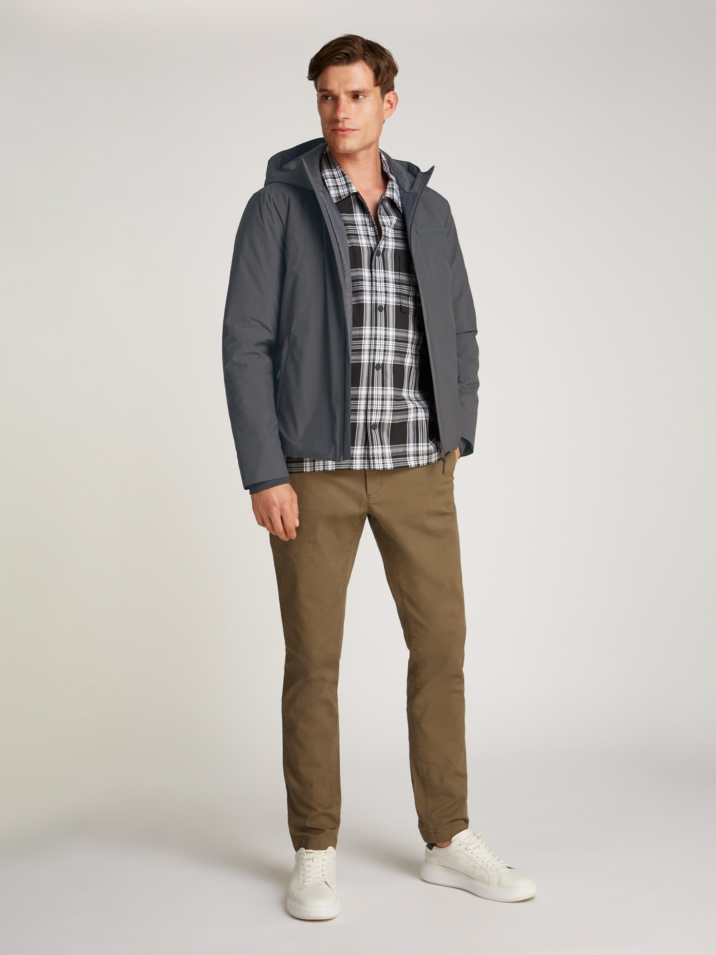 Calvin Klein Outdoorjacke »TECHNICAL NON-QUILT JACKET HOOD« mit Kapuze mit Logoprint