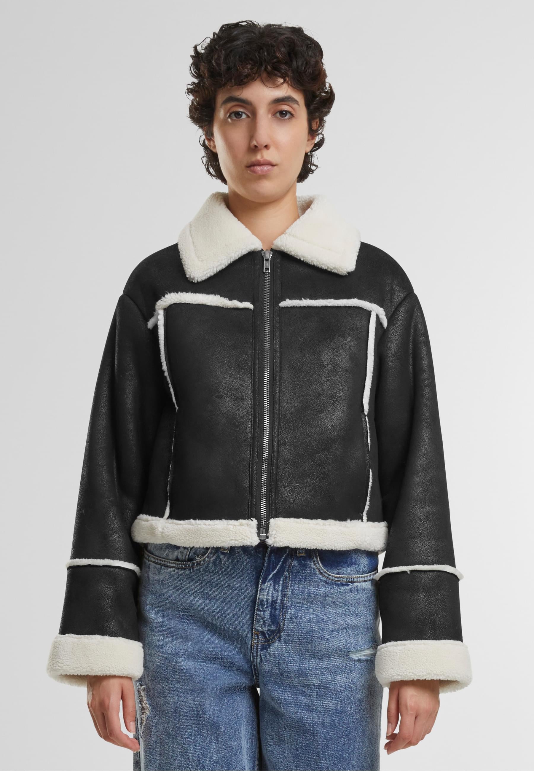 URBAN CLASSICS Winterjacke »Urban Classics Ladies Shearling Jacket«, (1 St.), mit Kapuze