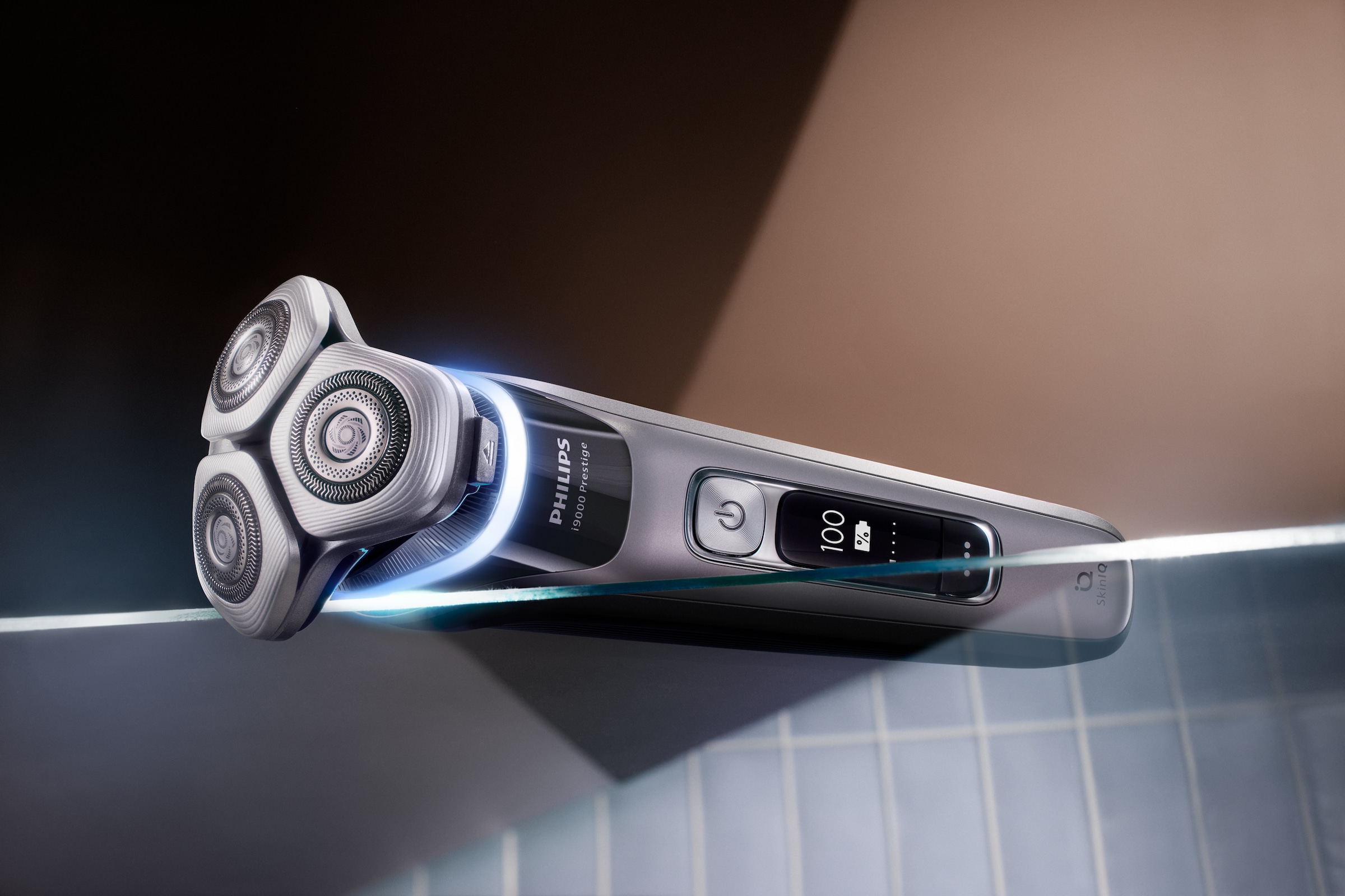 Philips Elektrorasierer »Series i9000 Prestige XP9202/10«, integrierter Präzisionstrimmer, mit SkinIQ Technologie, inkl. Ladestand, Reiseetui